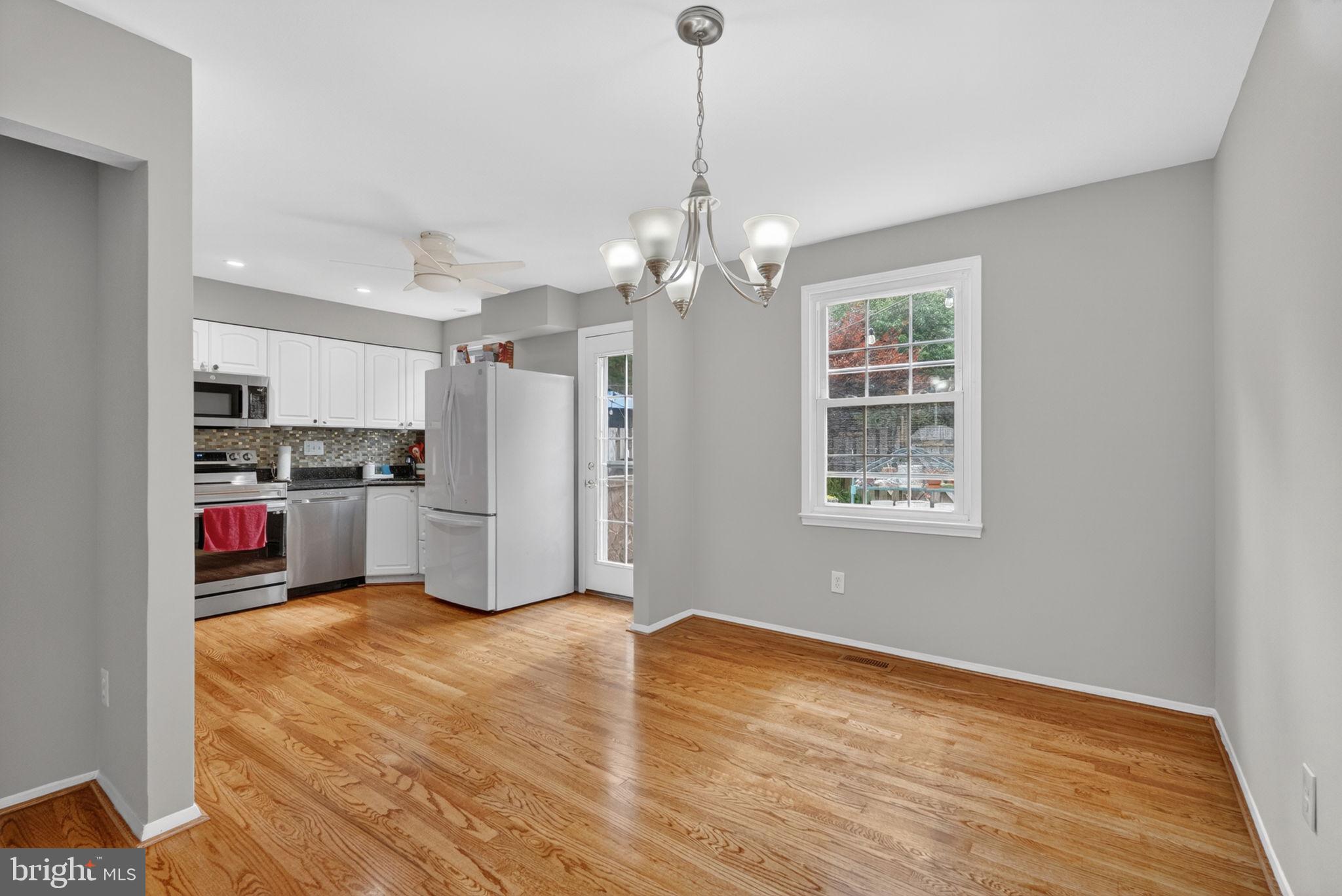 STRATHMEADE SQUARE - Residential