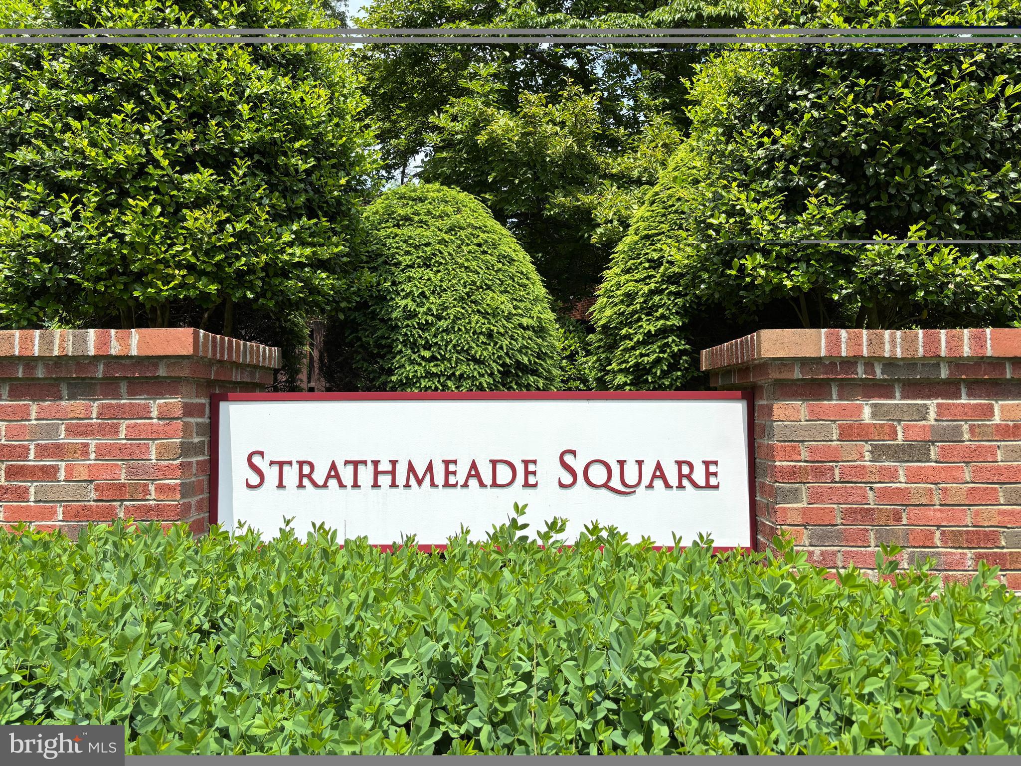 STRATHMEADE SQUARE - Residential
