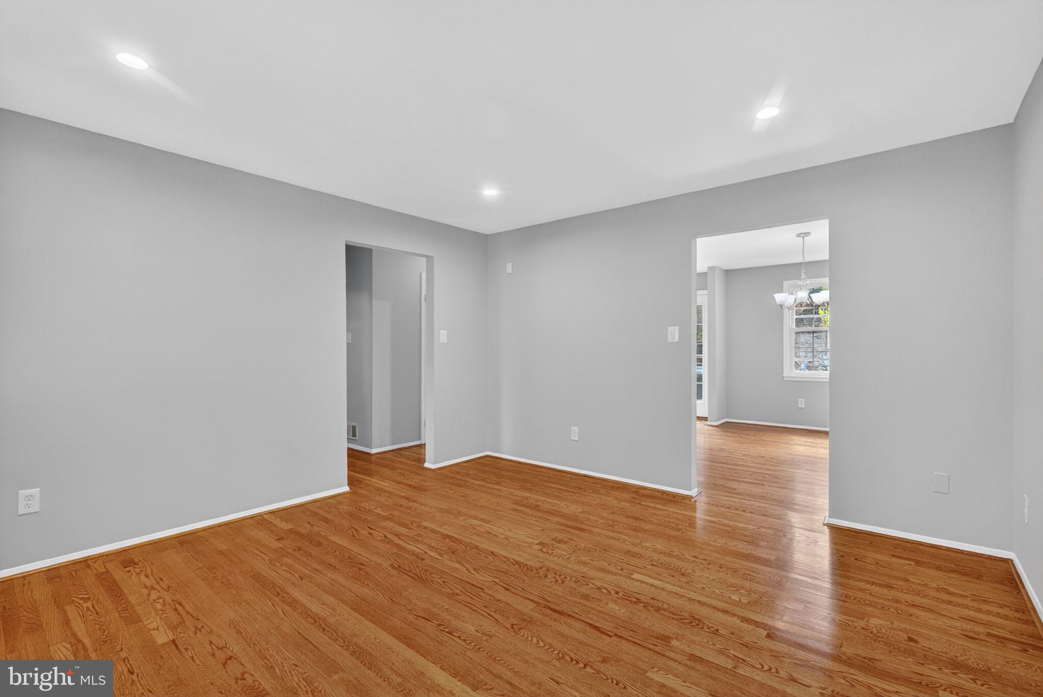 STRATHMEADE SQUARE - Residential