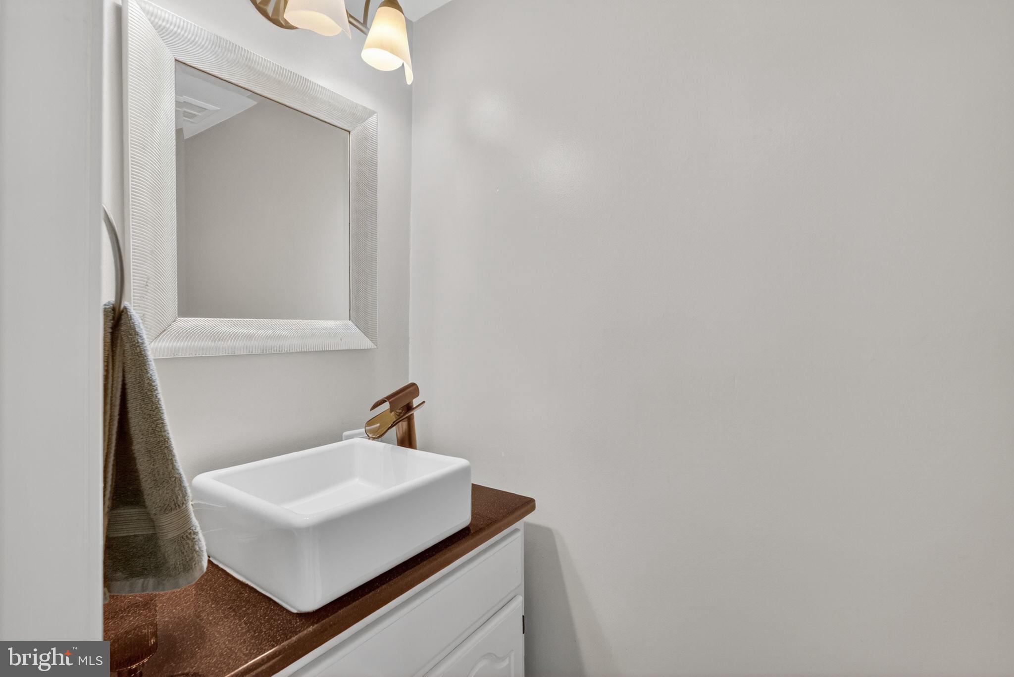 STRATHMEADE SQUARE - Residential