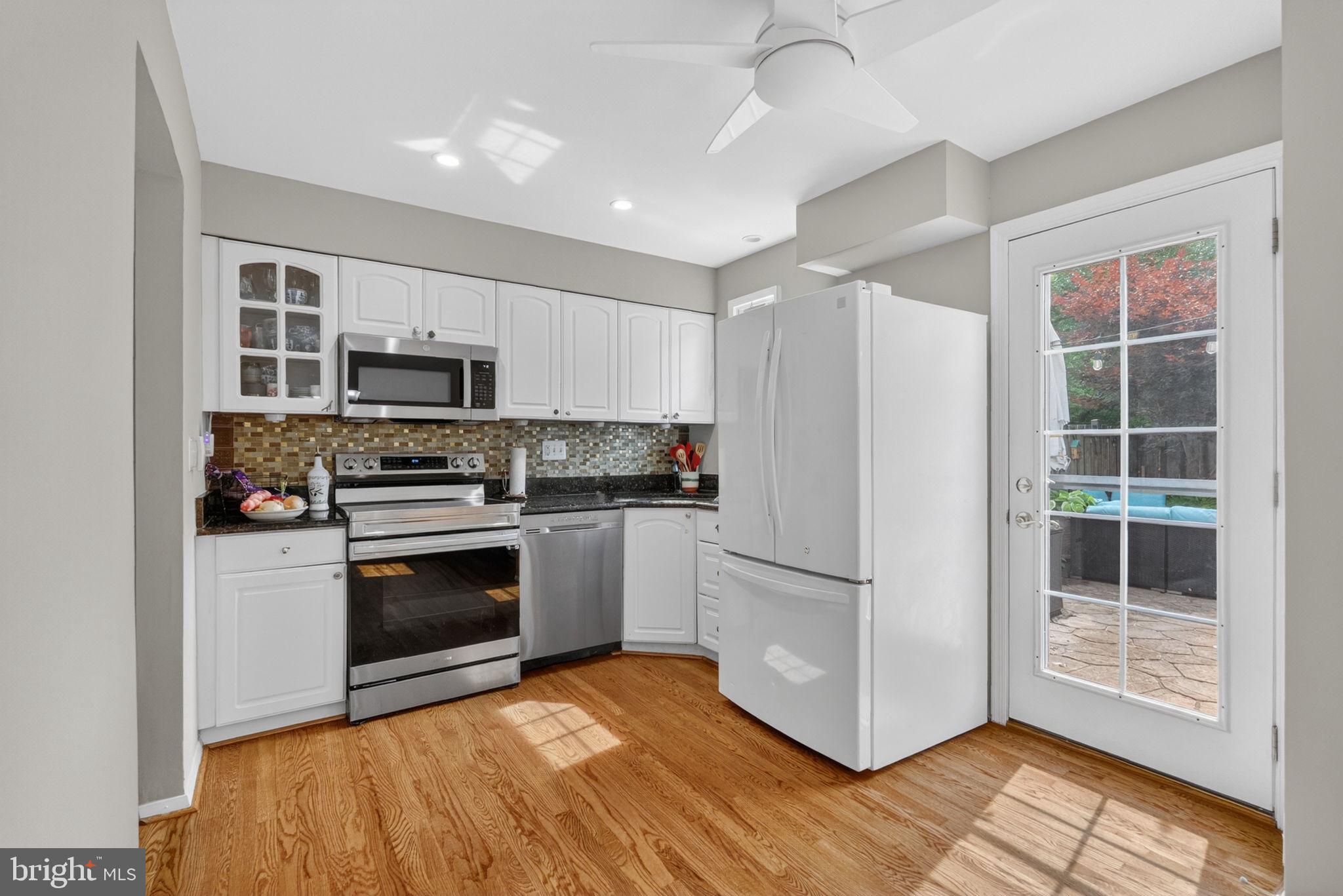 STRATHMEADE SQUARE - Residential