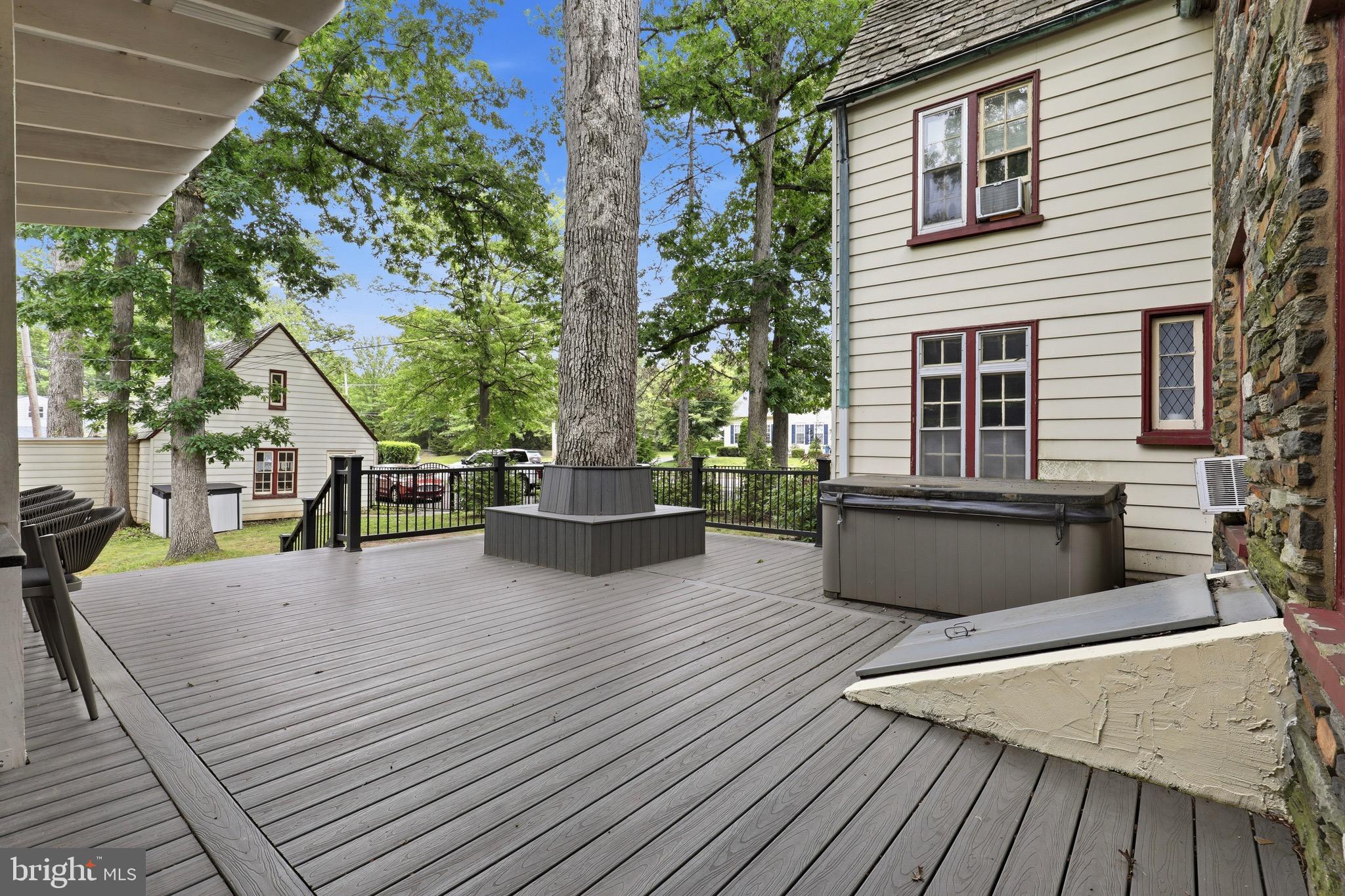 ELM TERRACE - Residential