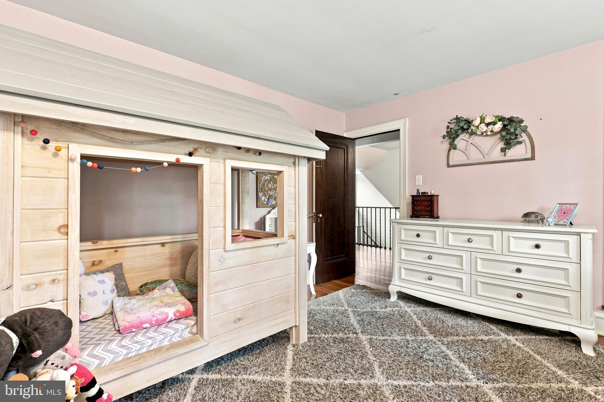 ELM TERRACE - Residential