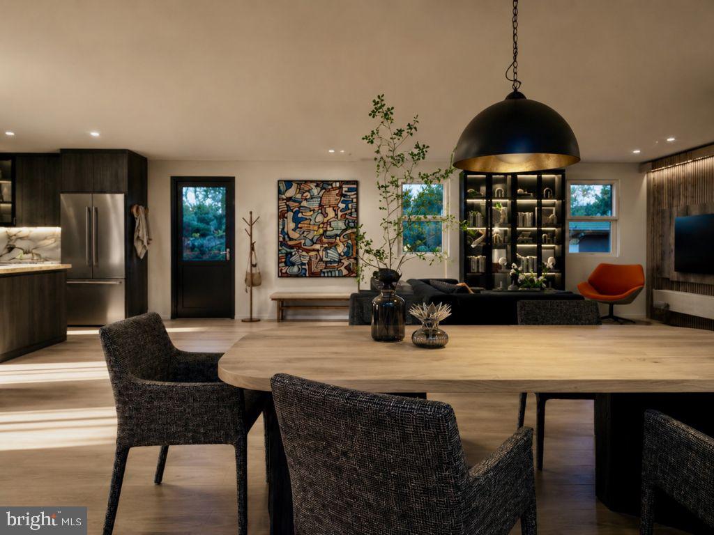 LYON VILLAGE - Residential