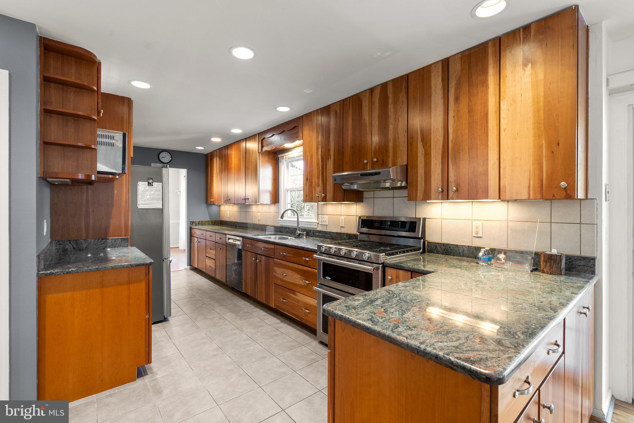 BRIARS ACRES - Residential