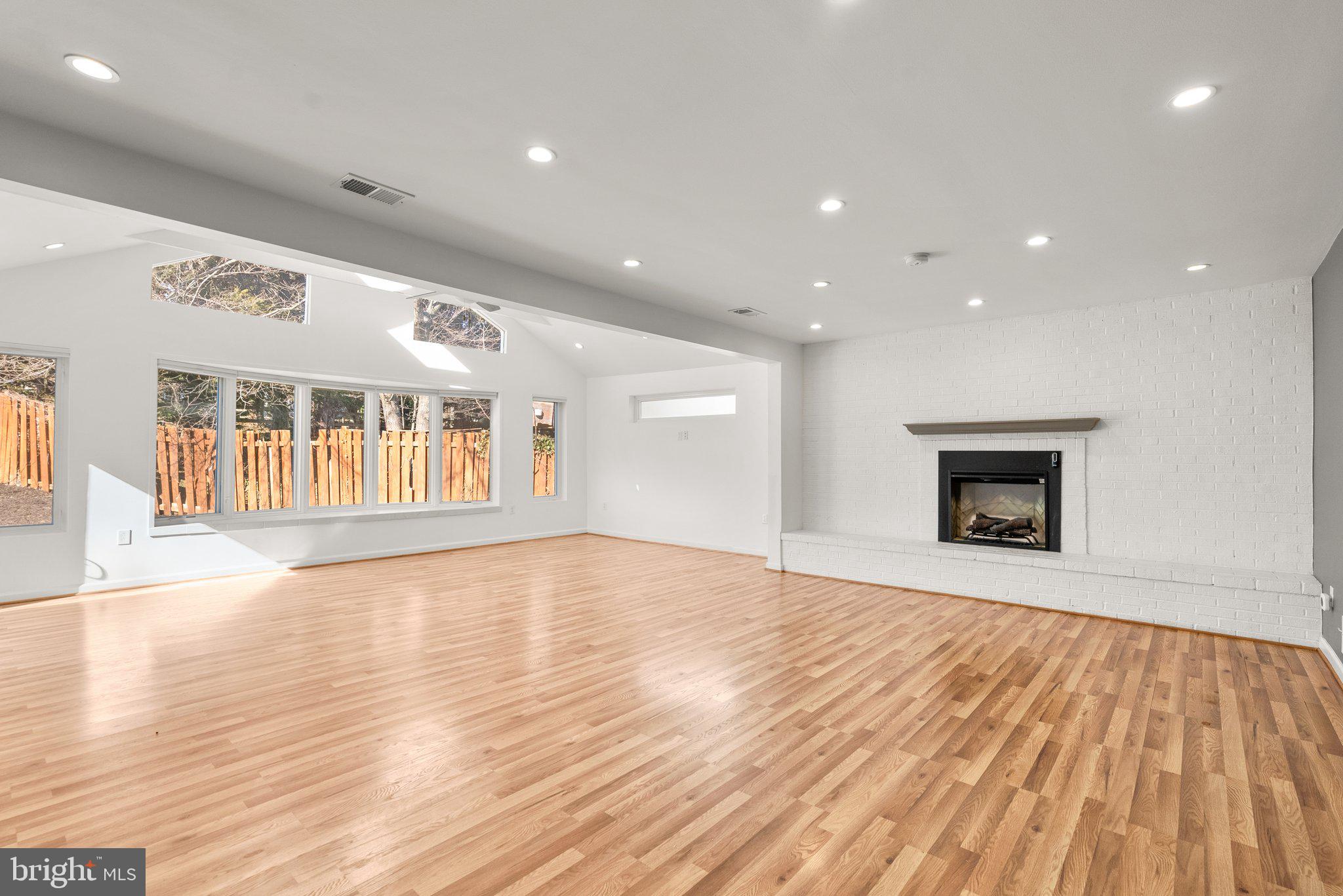 BRIARS ACRES - Residential