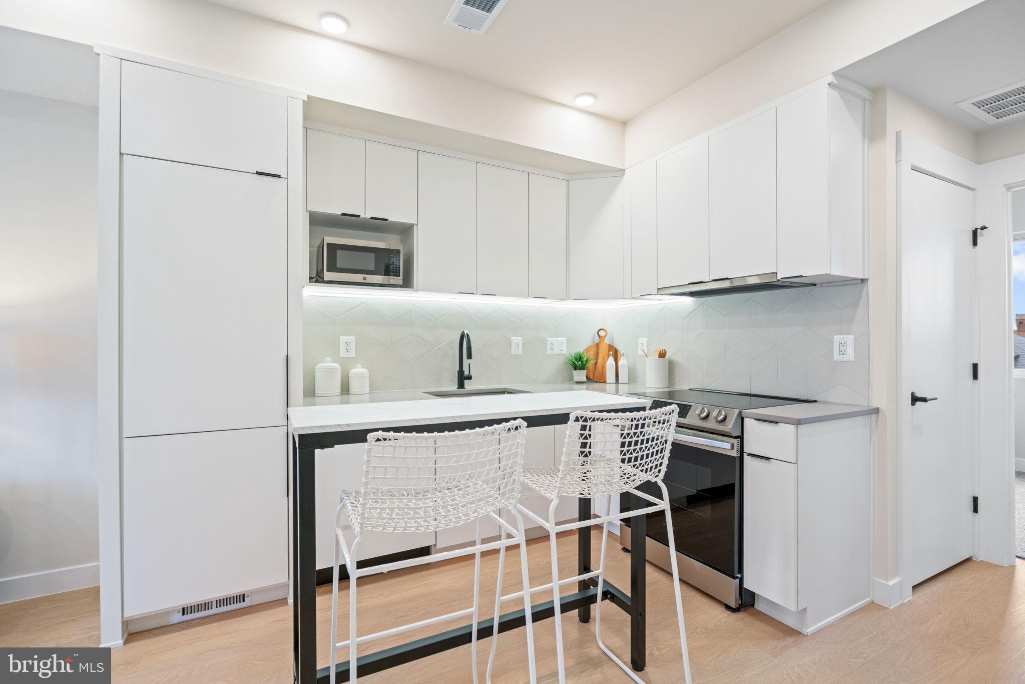CAPITOL HILL - Residential