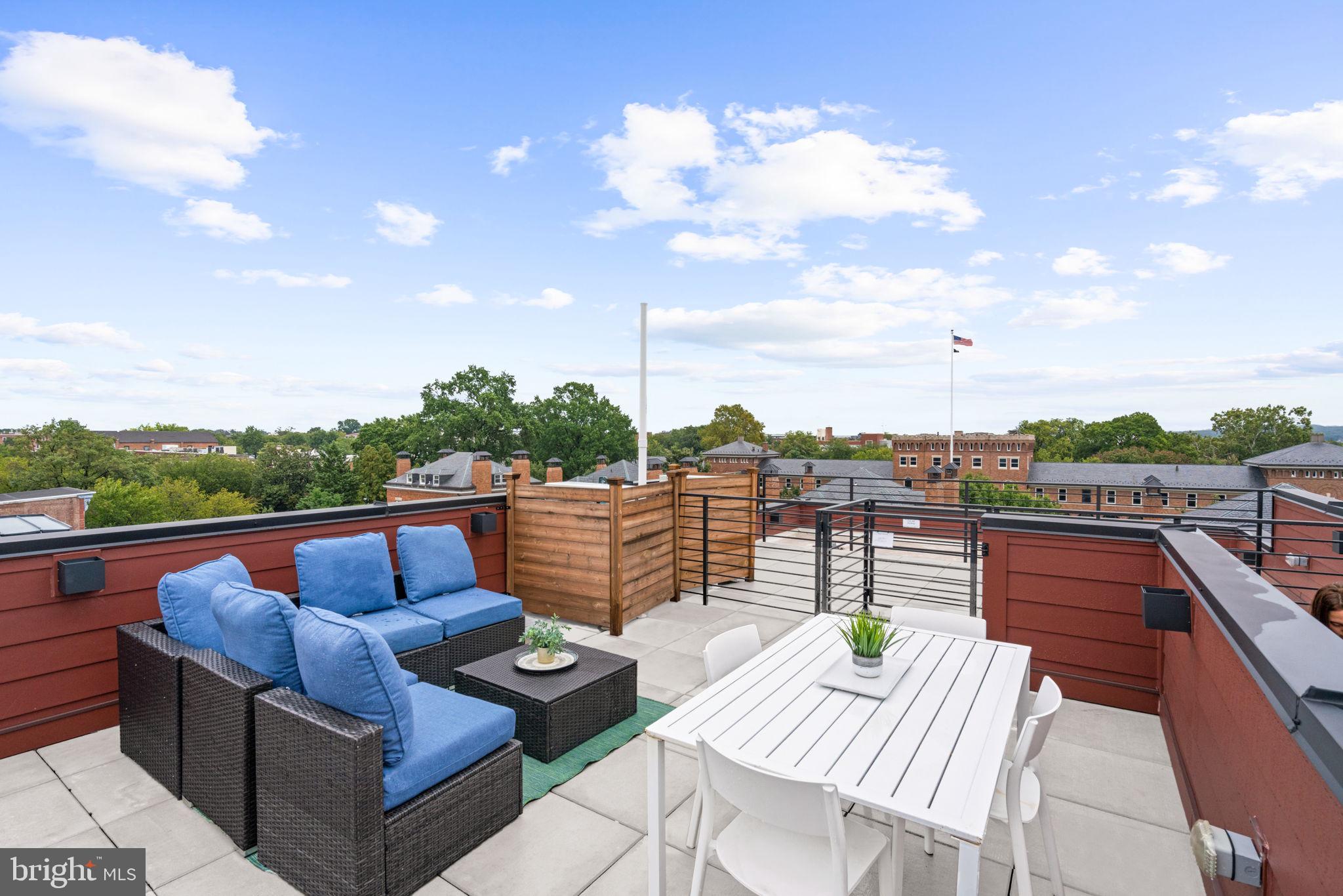 CAPITOL HILL - Residential