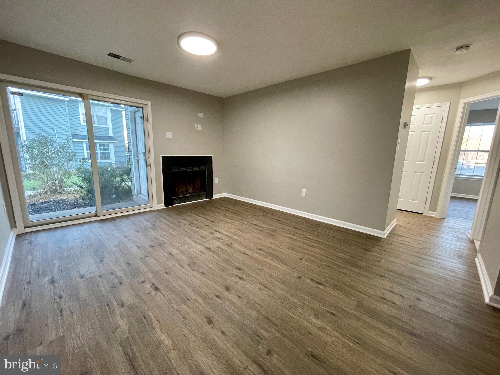 CLUSTERS AT WOODLAWN - Residential Lease