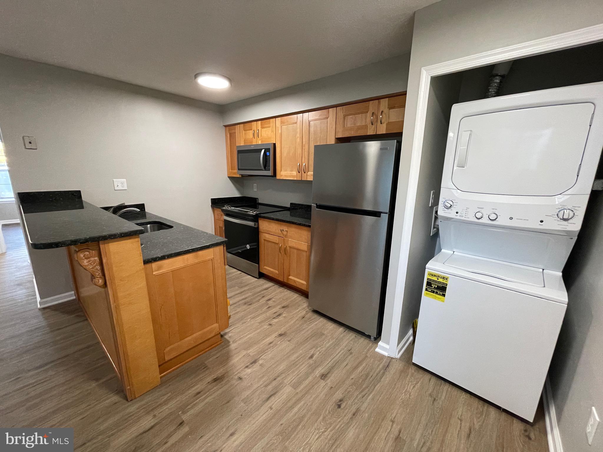 CLUSTERS AT WOODLAWN - Residential Lease