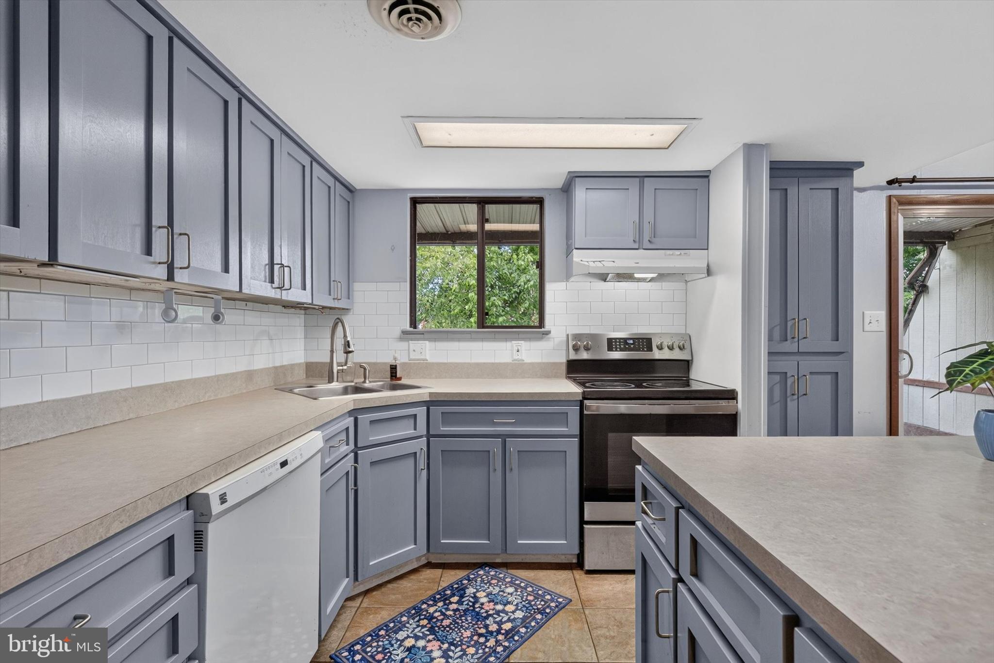 CEDAR RIDGE - Residential