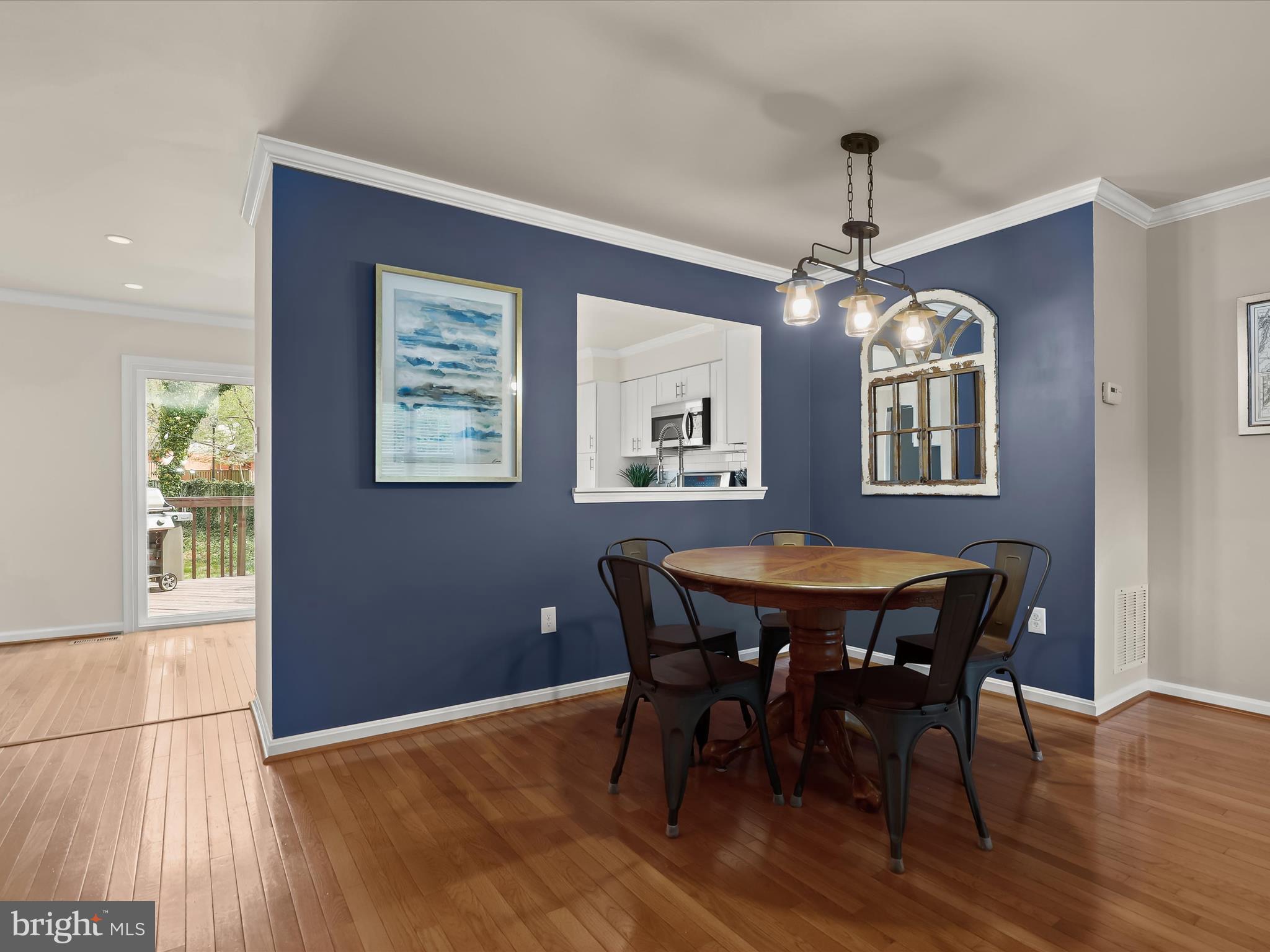 WILLIAMSBURG VILLAGE - Residential