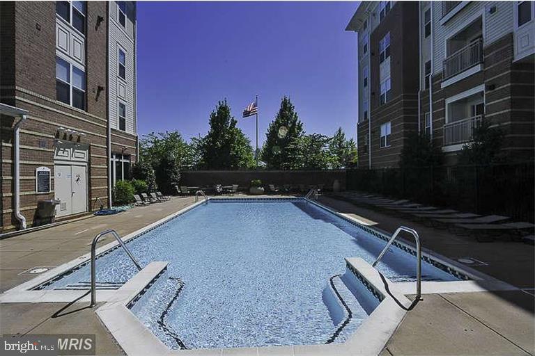 MARQUIS AT VIENNA STATION - Residential