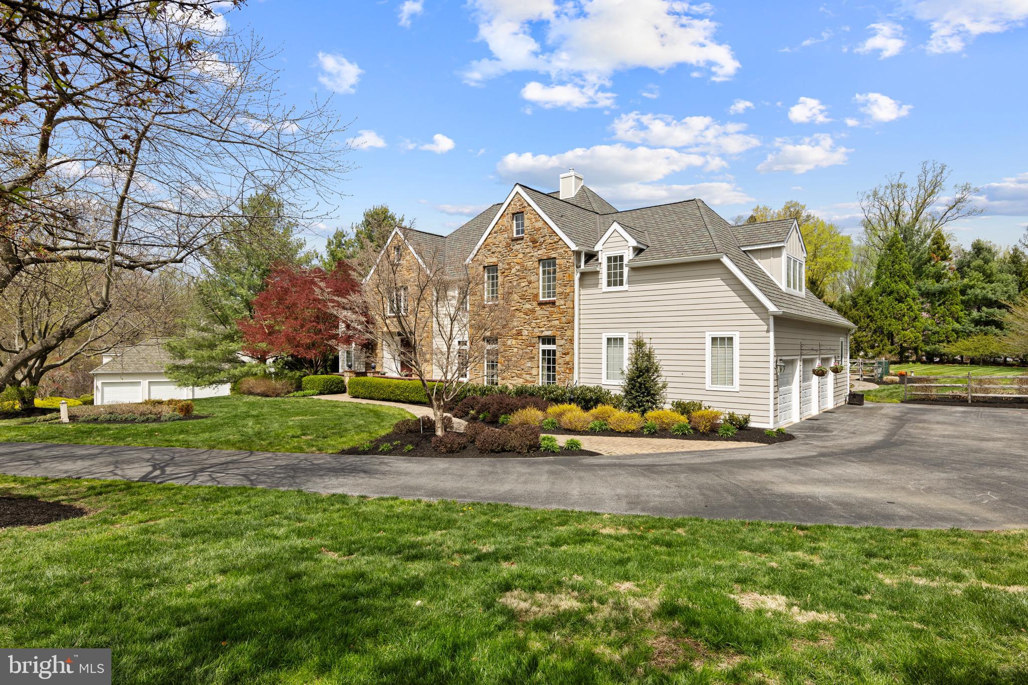 VILLAGE BLACKSHIRE - Residential