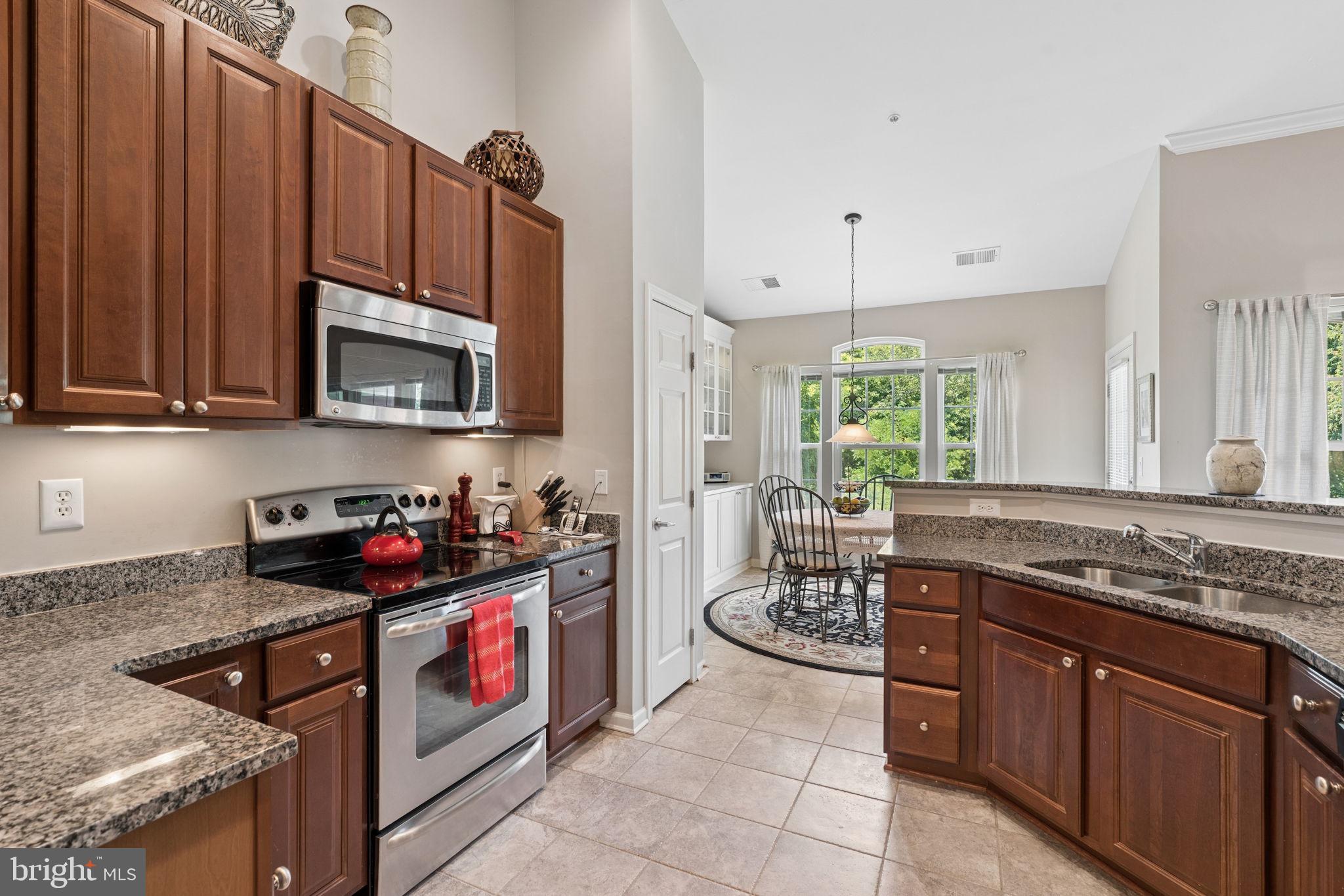 COURTYARDS AT WAVERLY WOODS EAST - Residential