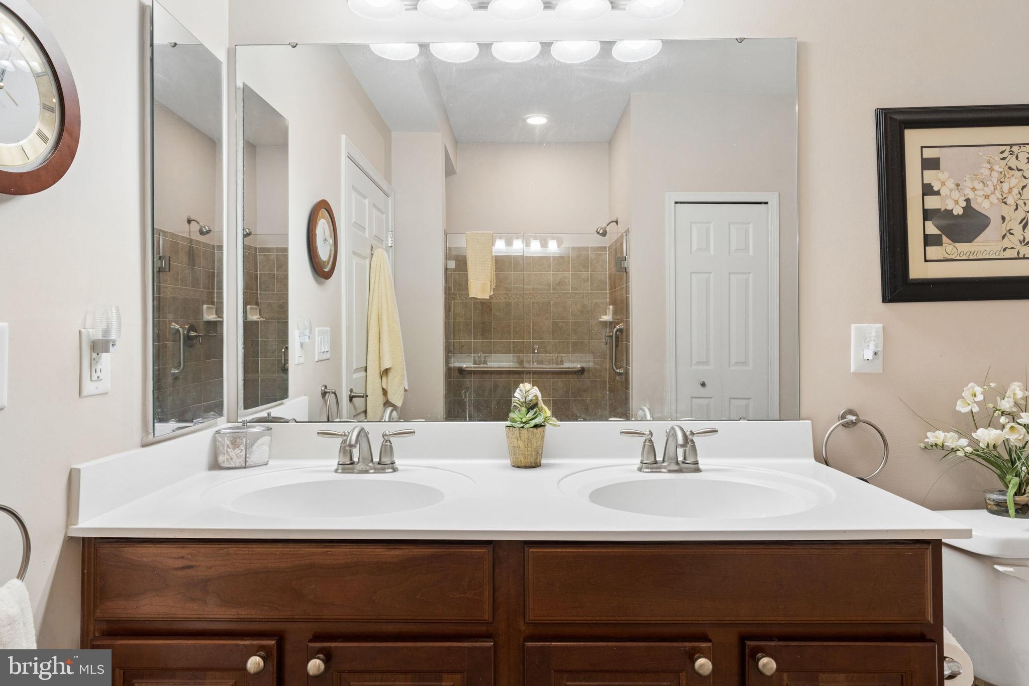 COURTYARDS AT WAVERLY WOODS EAST - Residential