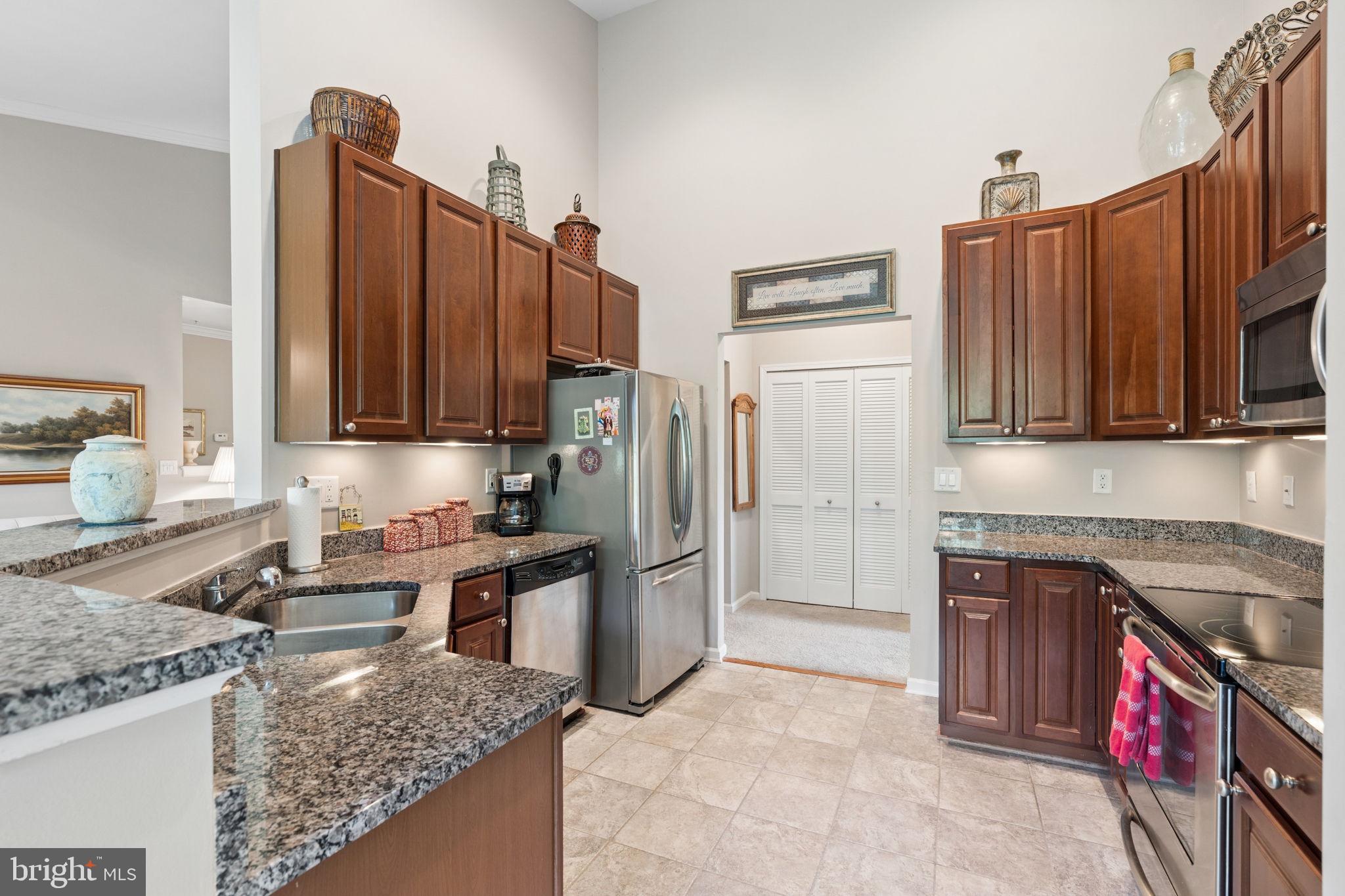 COURTYARDS AT WAVERLY WOODS EAST - Residential