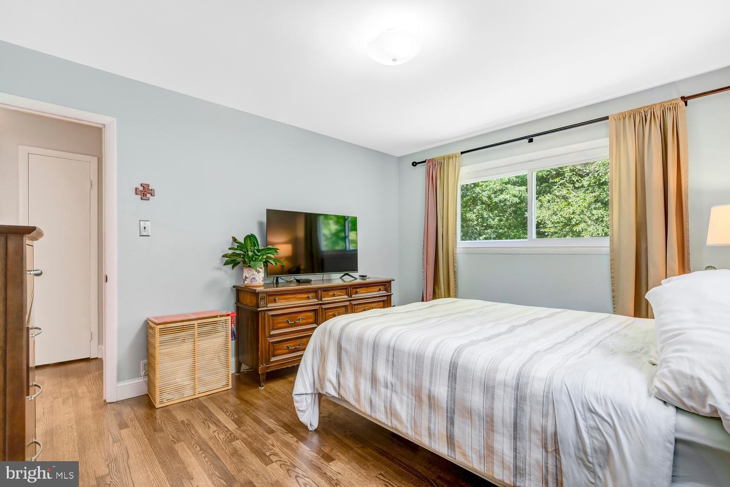 MANOR WOODS - Residential