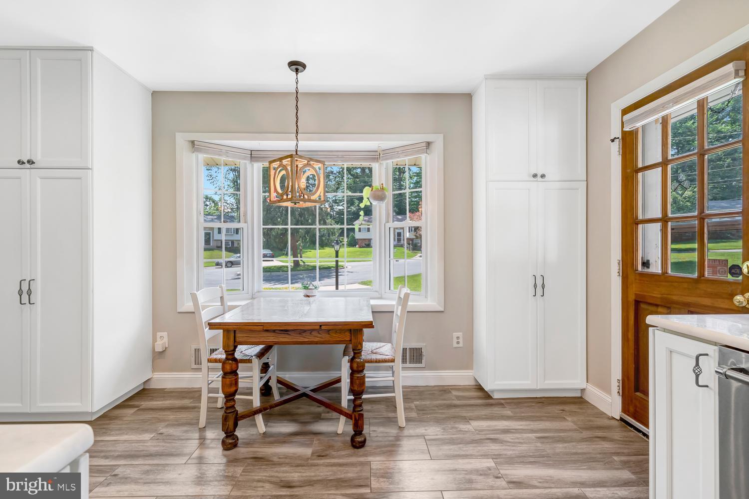 MANOR WOODS - Residential