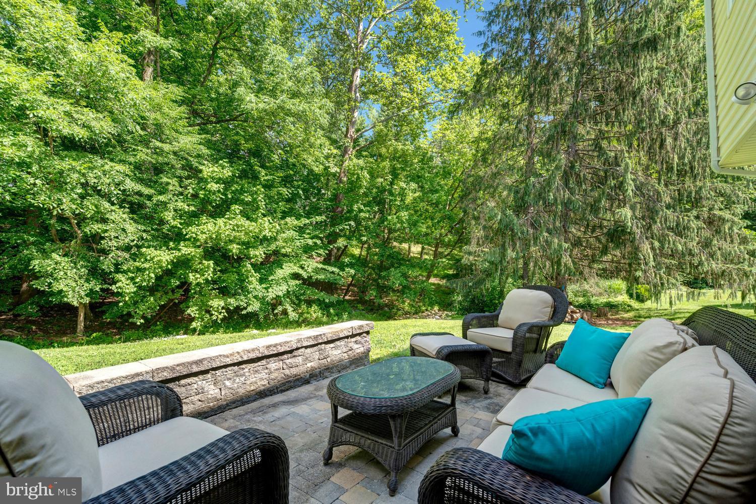 MANOR WOODS - Residential