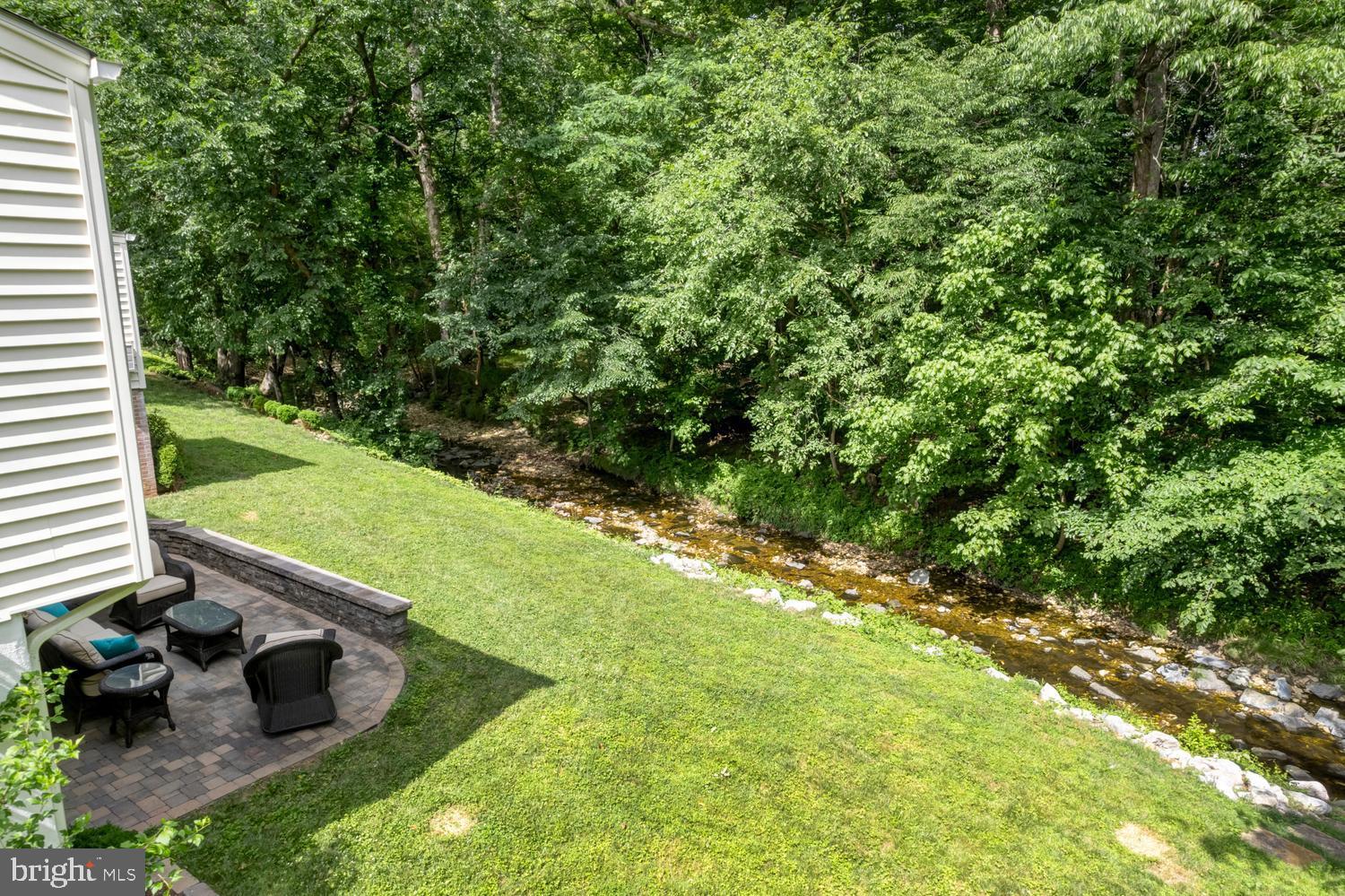 MANOR WOODS - Residential