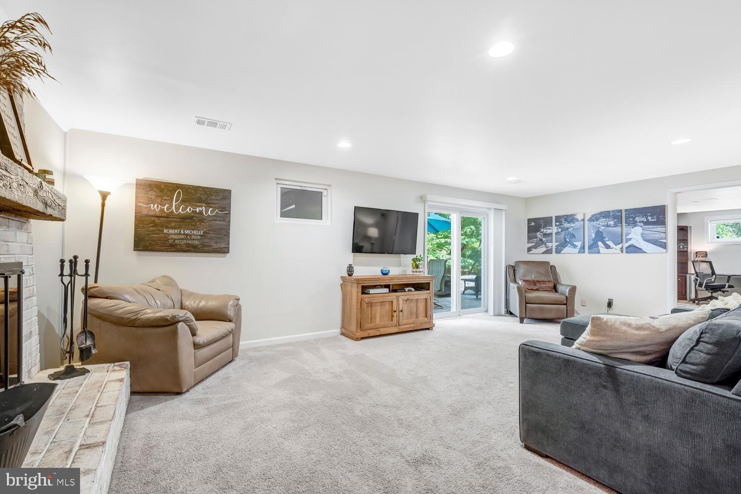 MANOR WOODS - Residential