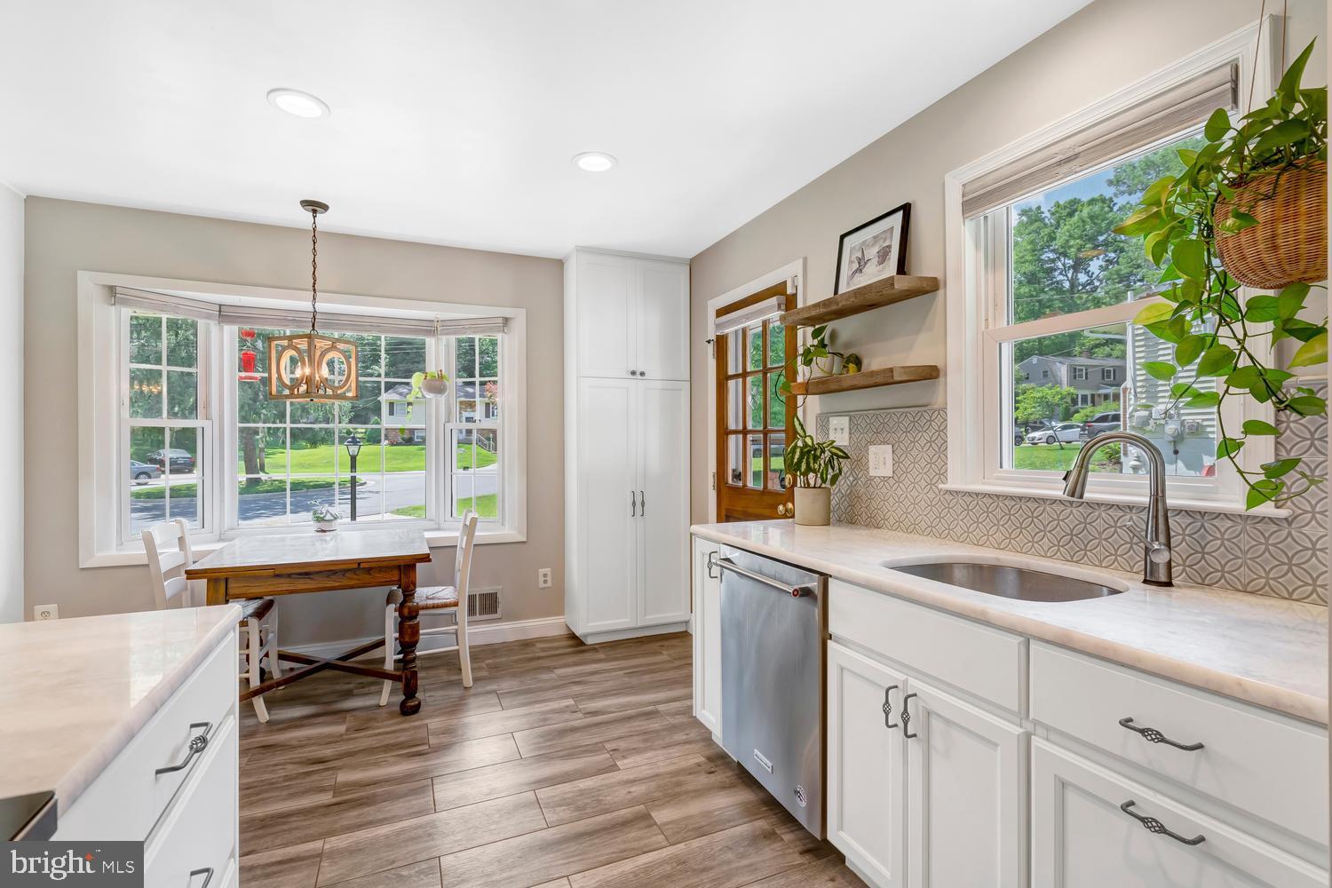 MANOR WOODS - Residential