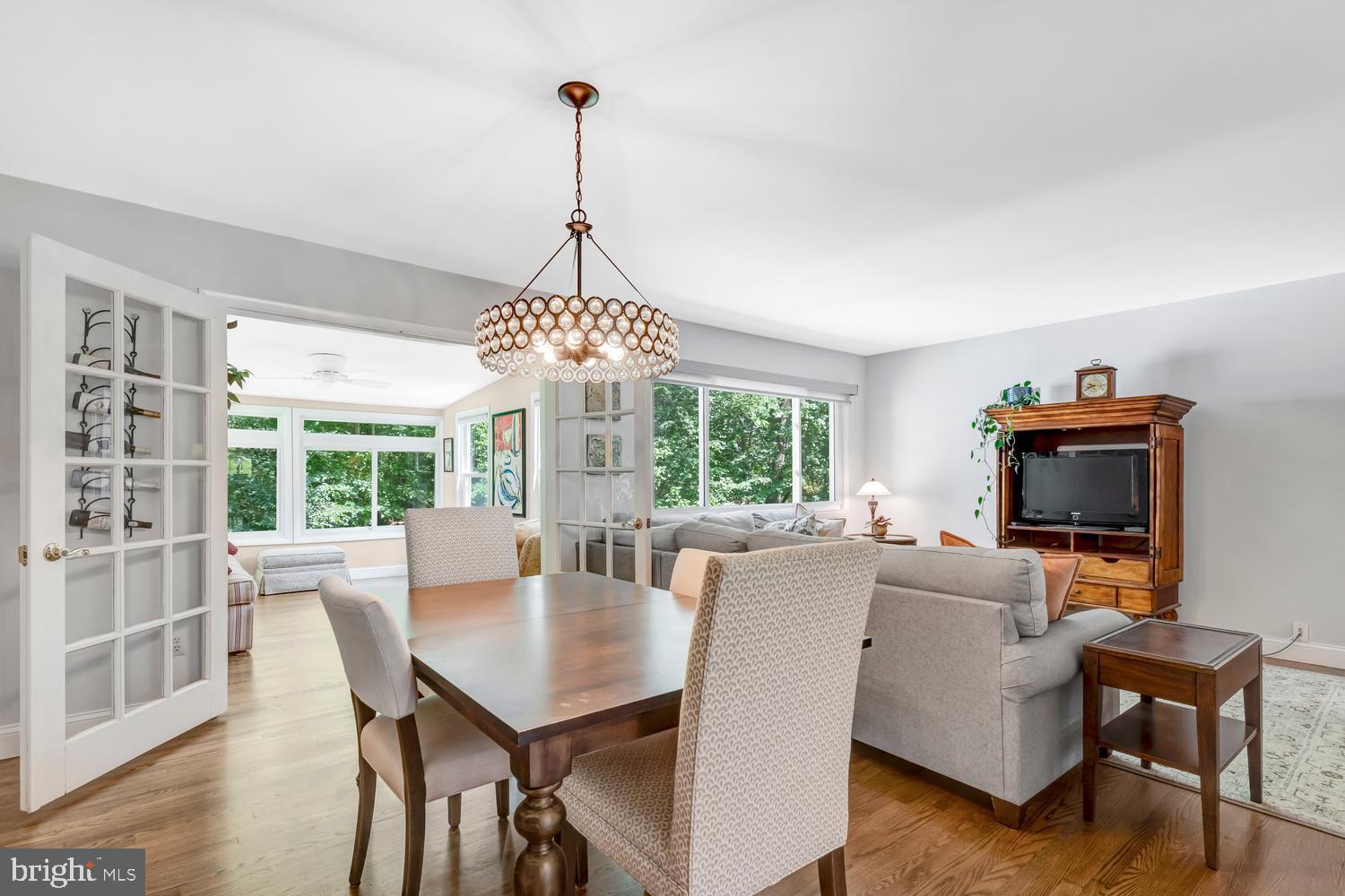 MANOR WOODS - Residential
