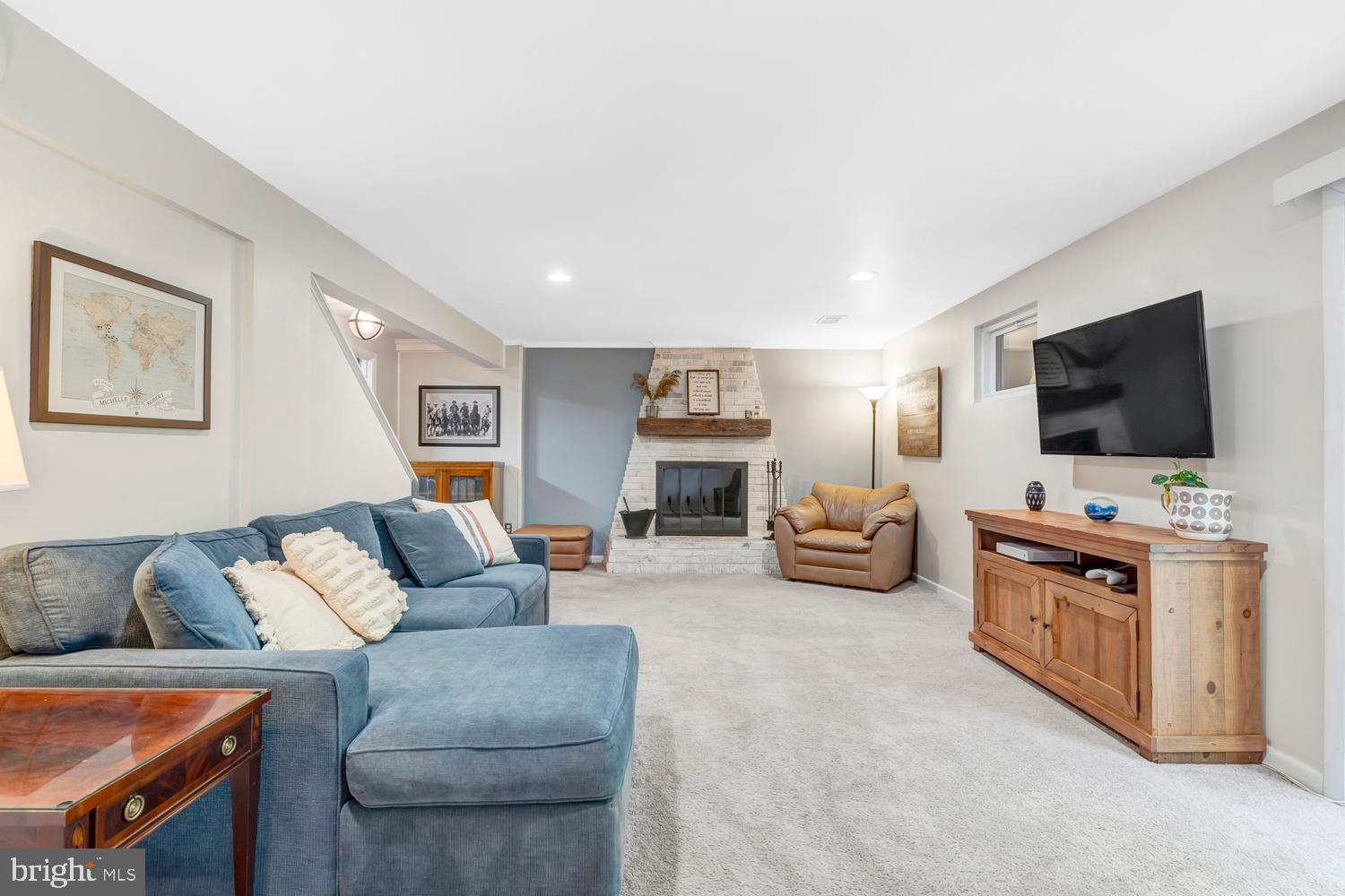 MANOR WOODS - Residential