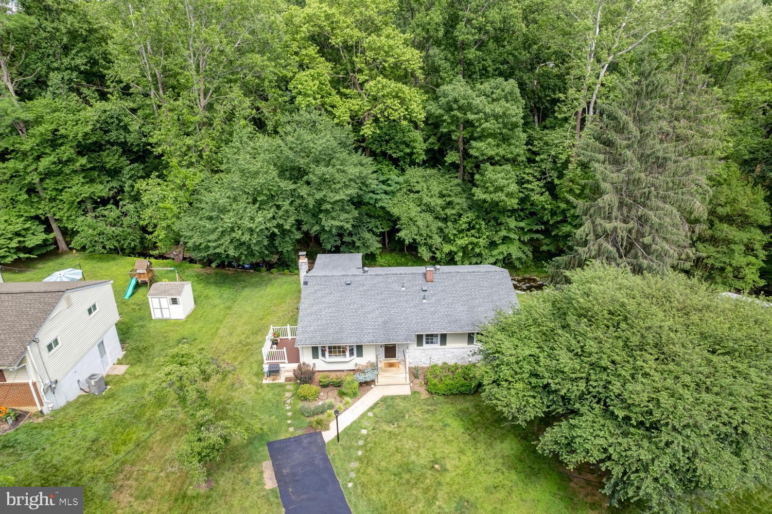 MANOR WOODS - Residential