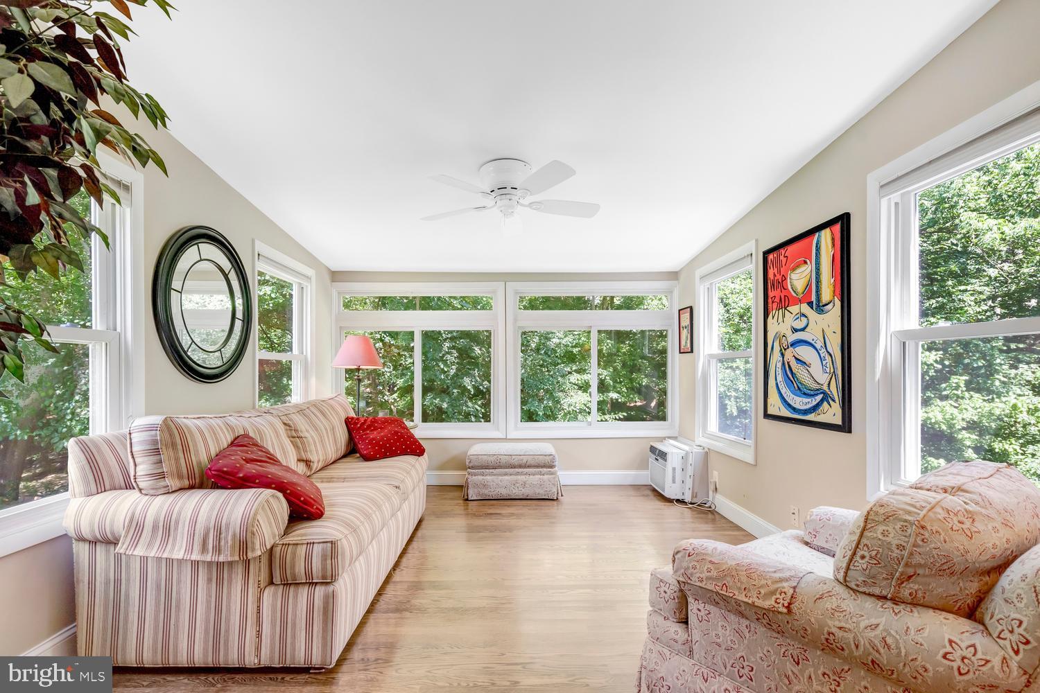 MANOR WOODS - Residential
