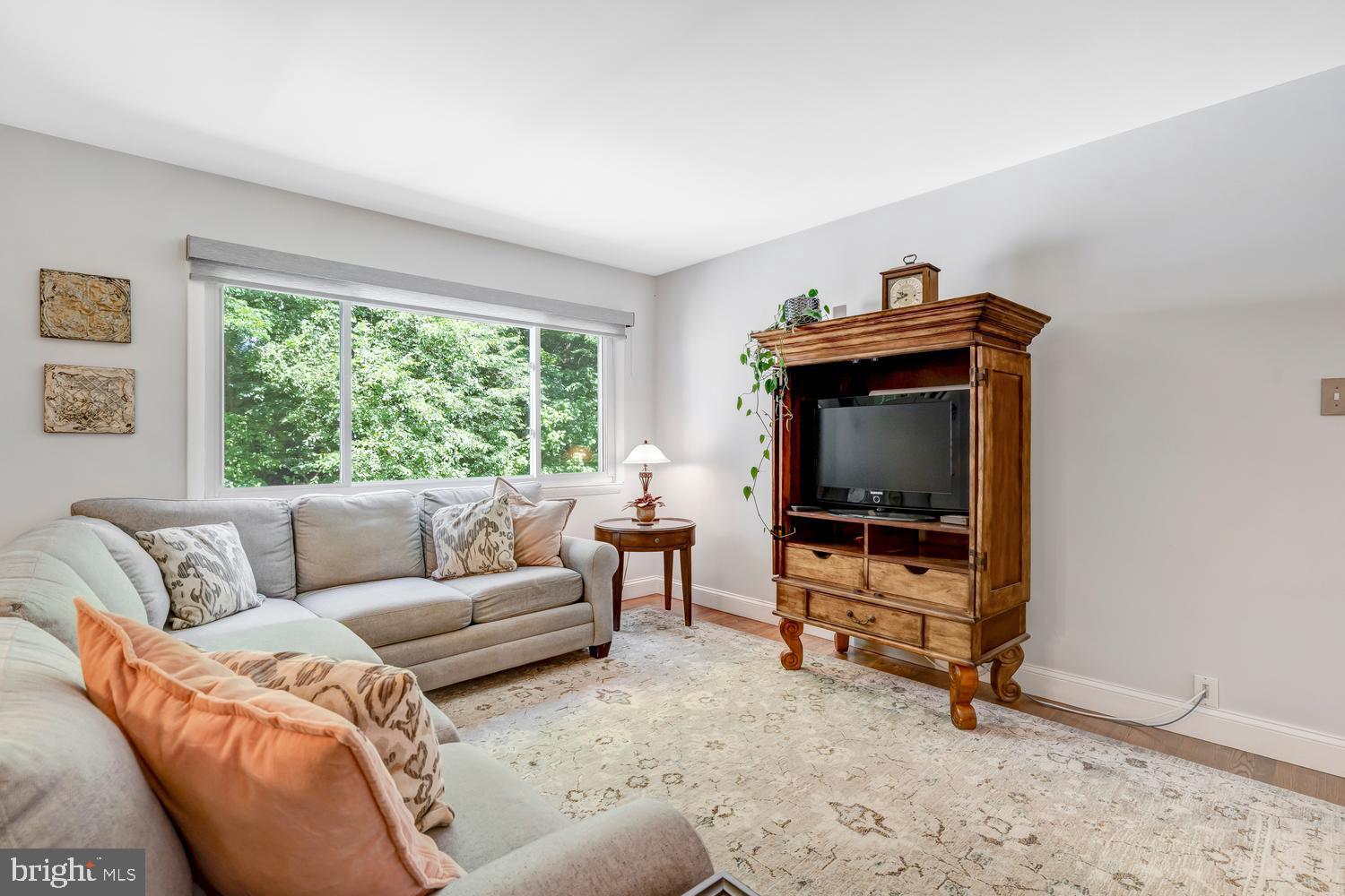 MANOR WOODS - Residential