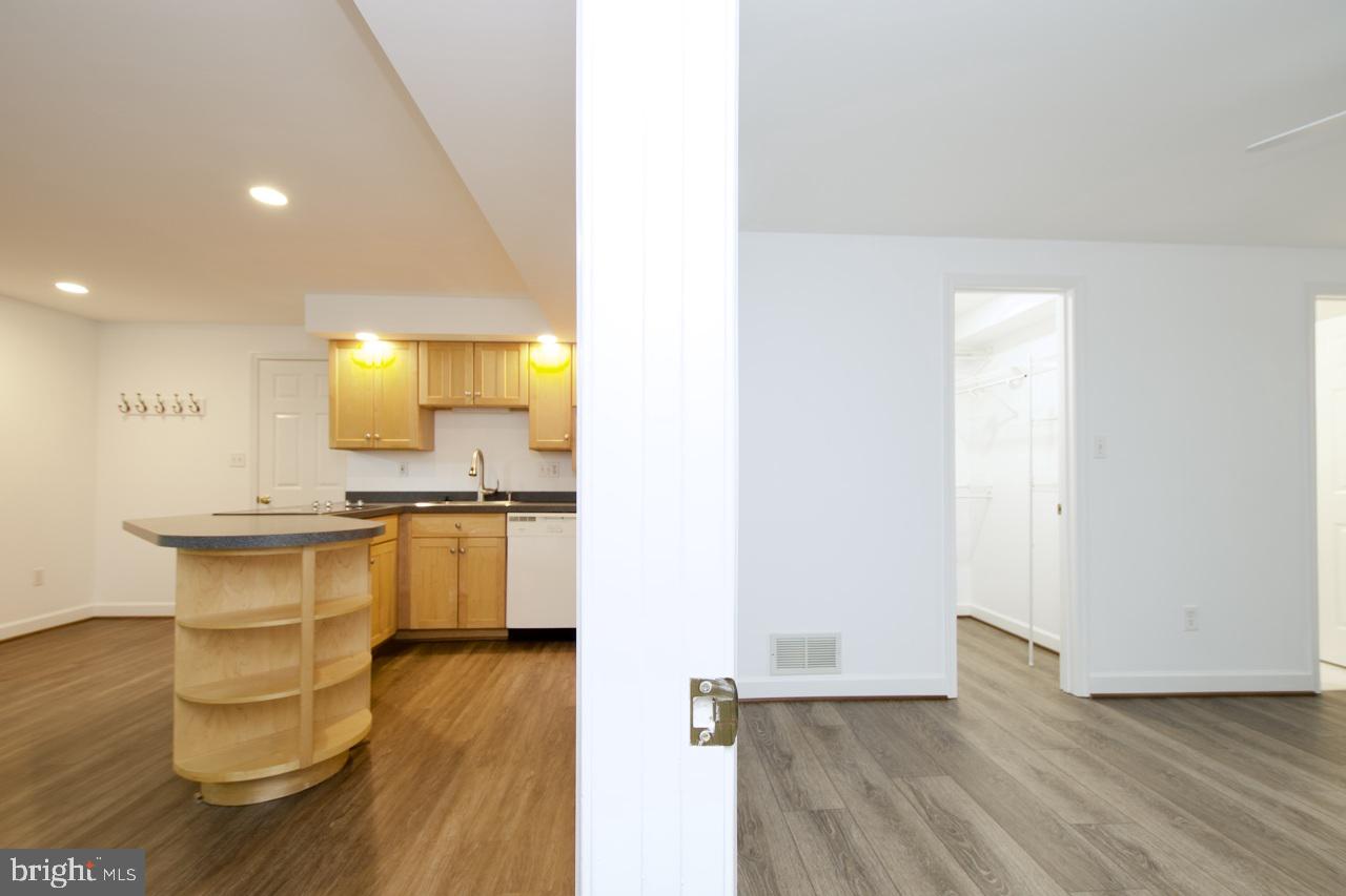 WILTON WOODS - Residential Lease