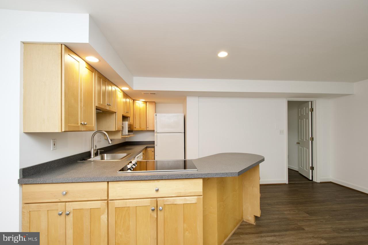 WILTON WOODS - Residential Lease