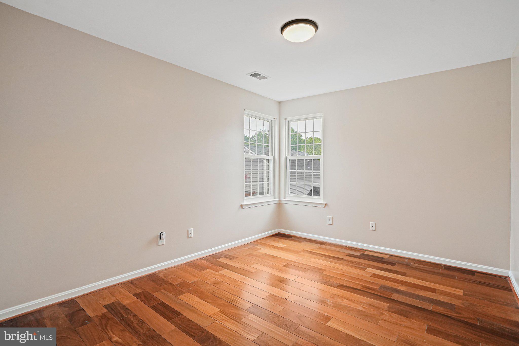 MEADOWGATE - Residential