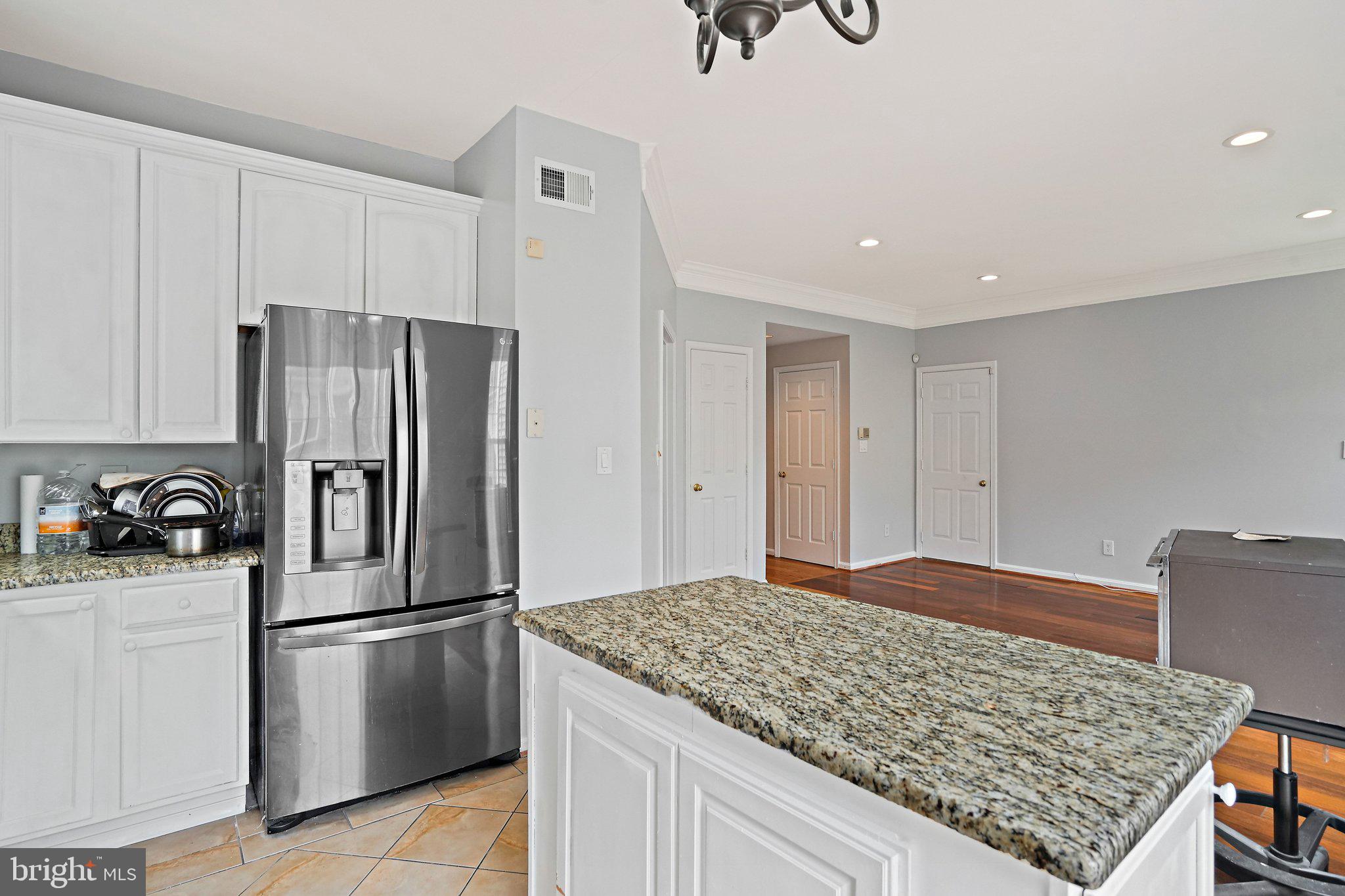MEADOWGATE - Residential
