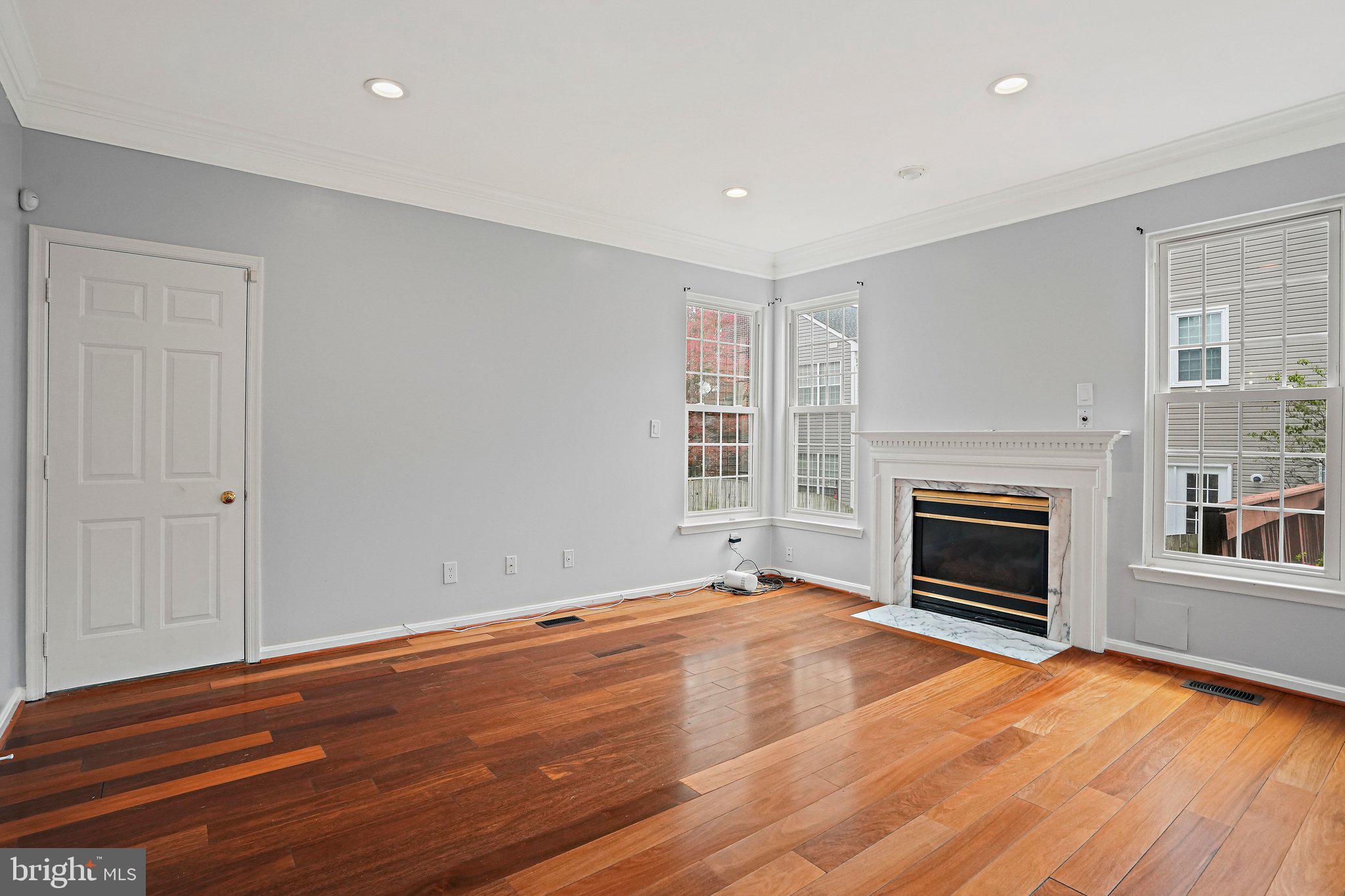 MEADOWGATE - Residential