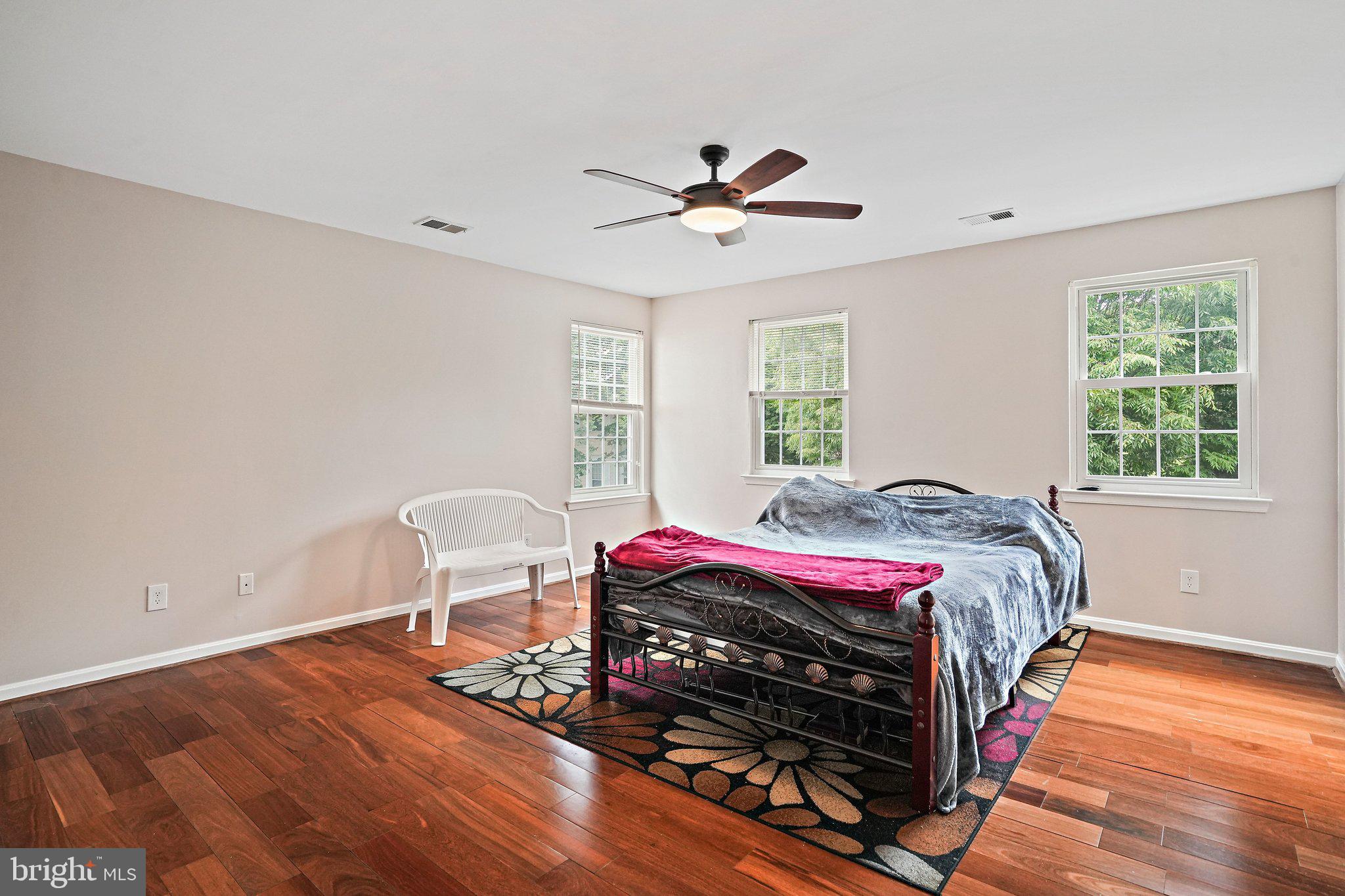 MEADOWGATE - Residential