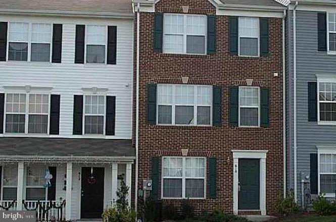 Spacious three-level townhouse with Lower level bedroom & full bath, family room. Upper level 1: living room, large kitchen/dining room. Upper level 2: 3 bedrooms, 2 full baths. Please no smokers, pets on a case by case basis with an  additional refundable deposit. Great location in Strasburg, close to downtown & I-81.  New stove and refridgerator is being installed