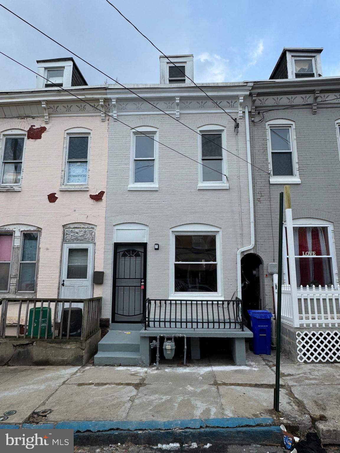 This Beautiful Home in Reading has been recently updated and all you need to do is move in!
Gas Heat, 2 Bedrooms, Nice Kitchen, stainless steel appliances, Granite countertops,1 bath, Laminate floors  and much more call me for your next showing
