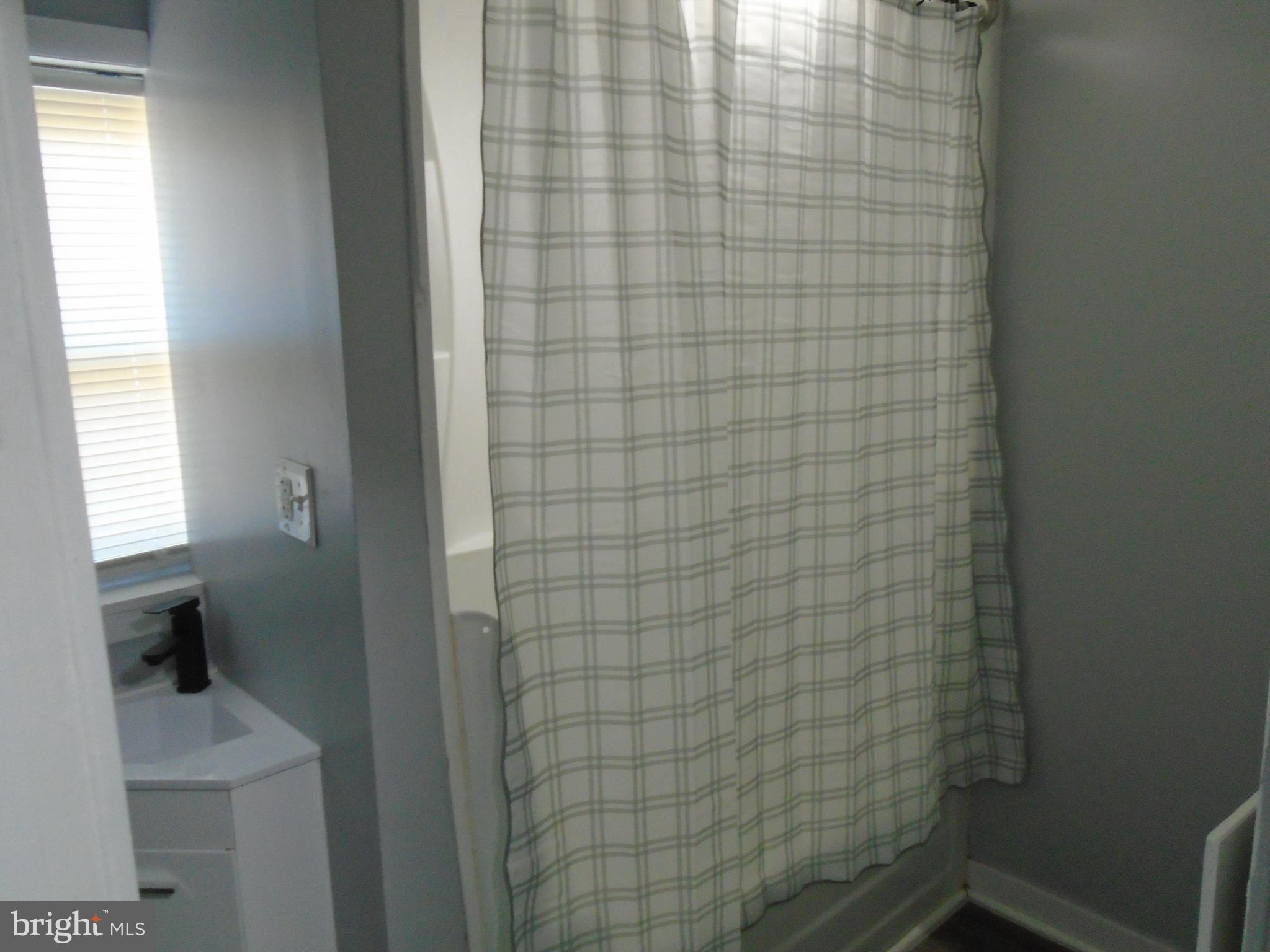 MIDDLE RIVER - Residential Lease
