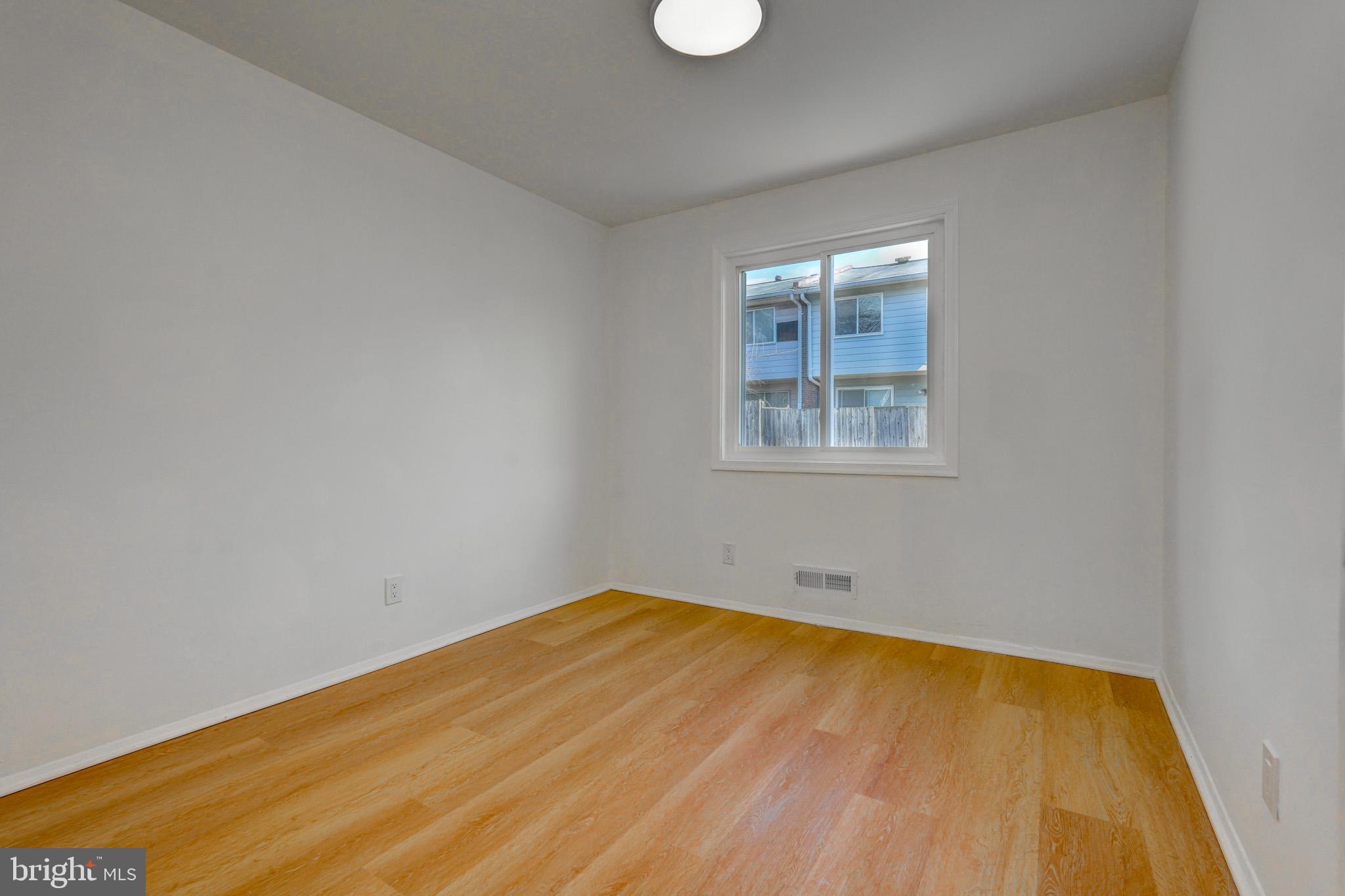 BEL PRE SQUARE - Residential