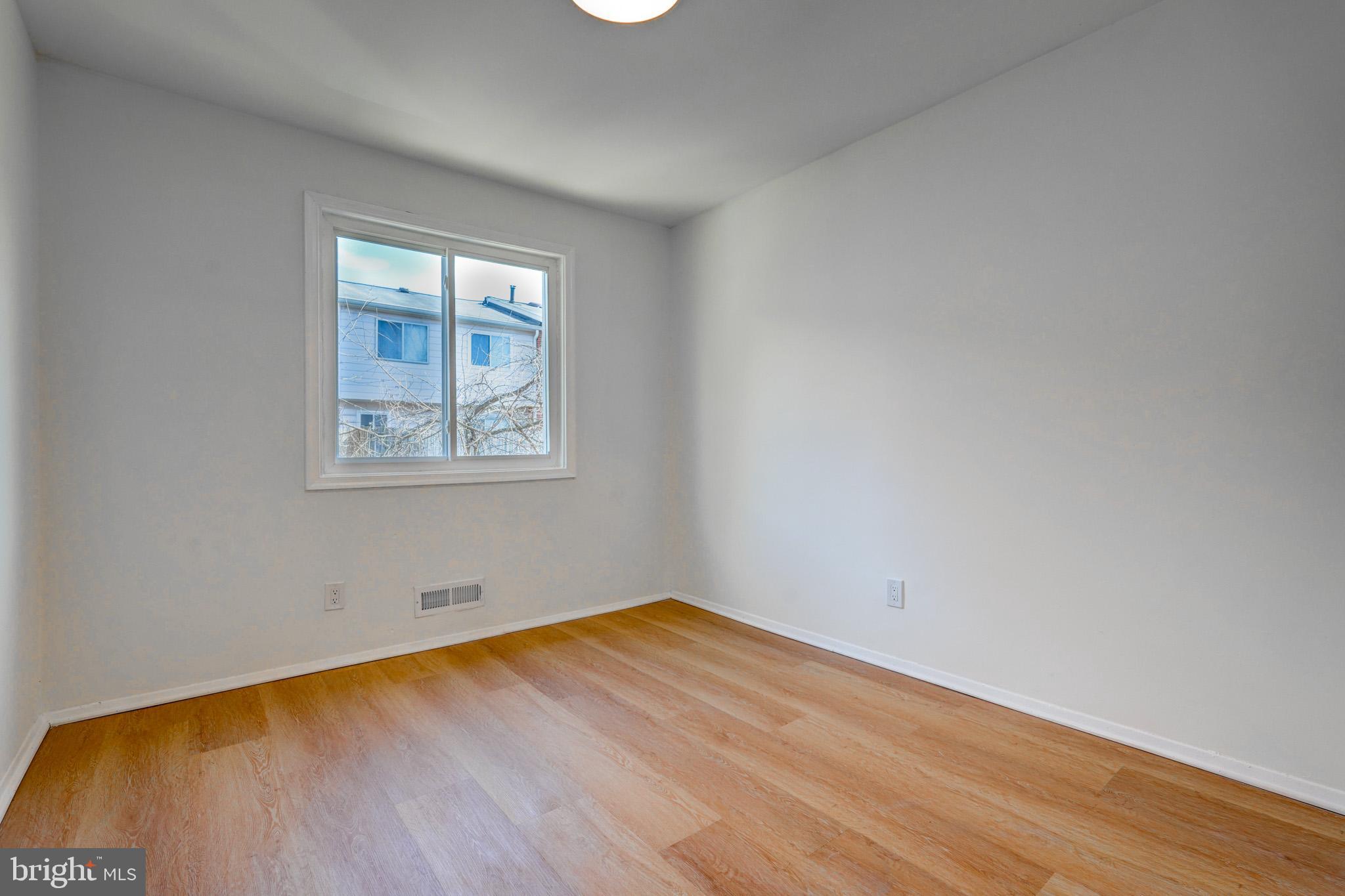 BEL PRE SQUARE - Residential