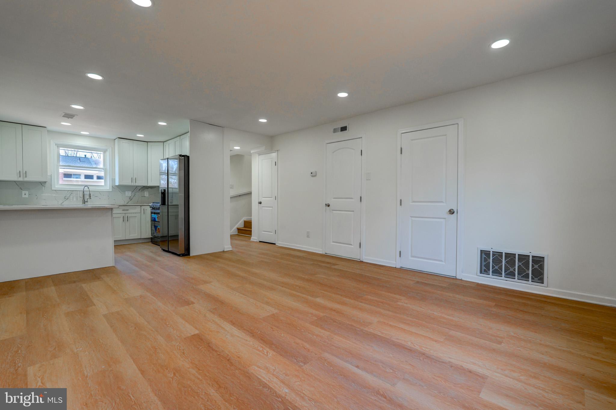 BEL PRE SQUARE - Residential