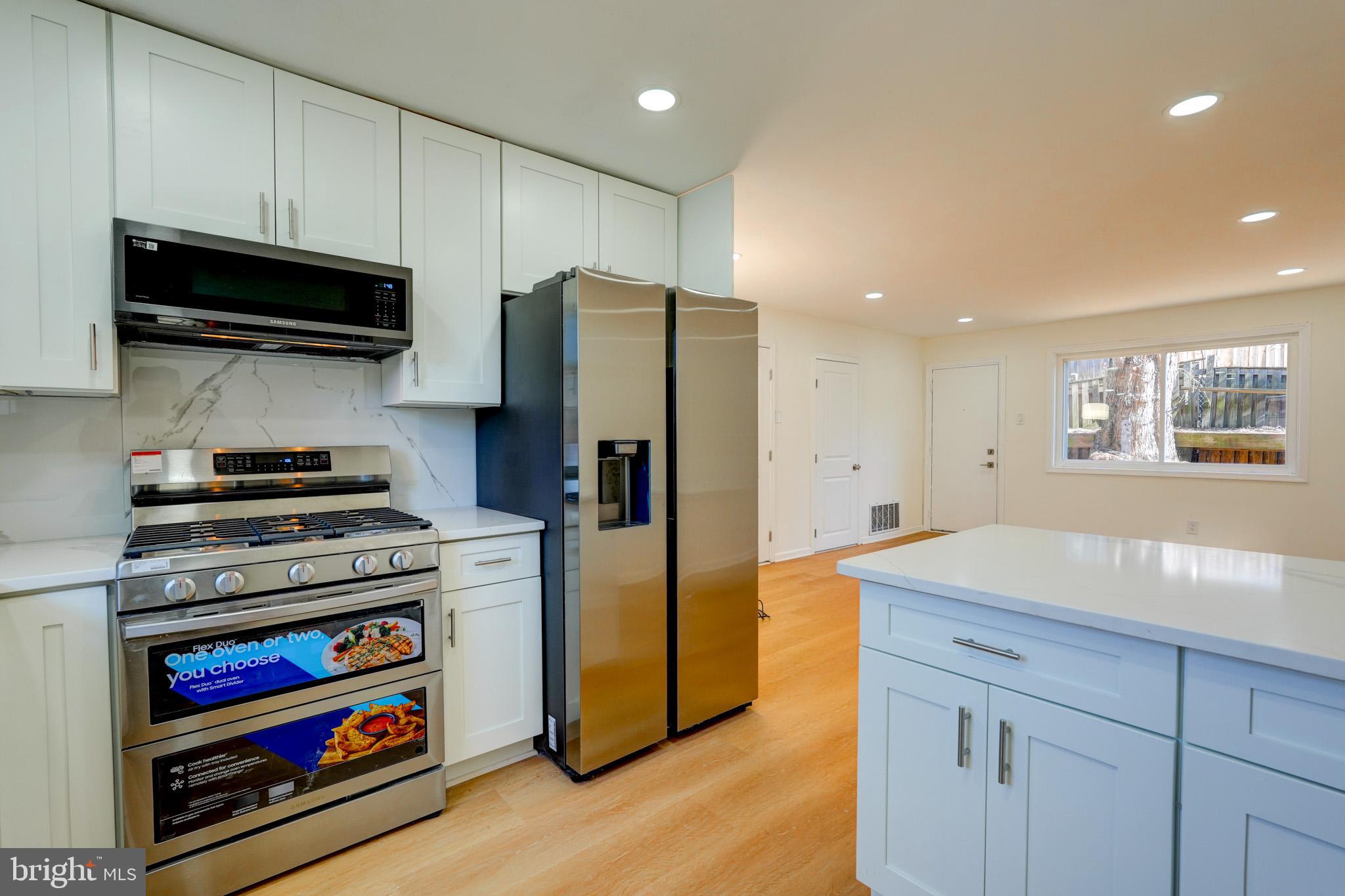 BEL PRE SQUARE - Residential