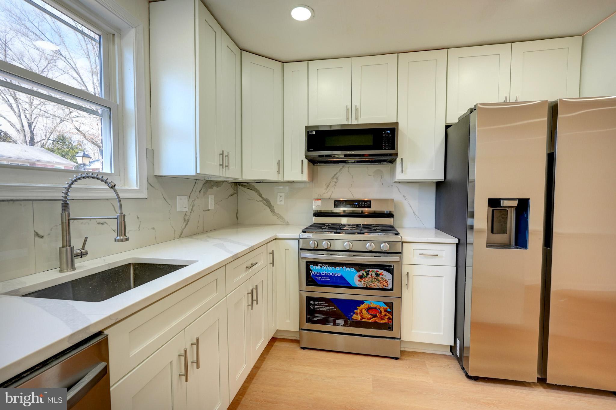 BEL PRE SQUARE - Residential