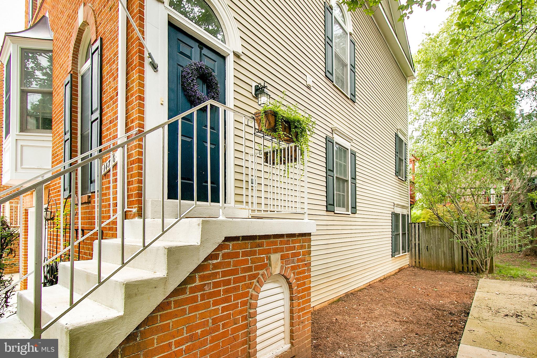 LIFESTYLE AT SULLY STATION - Residential