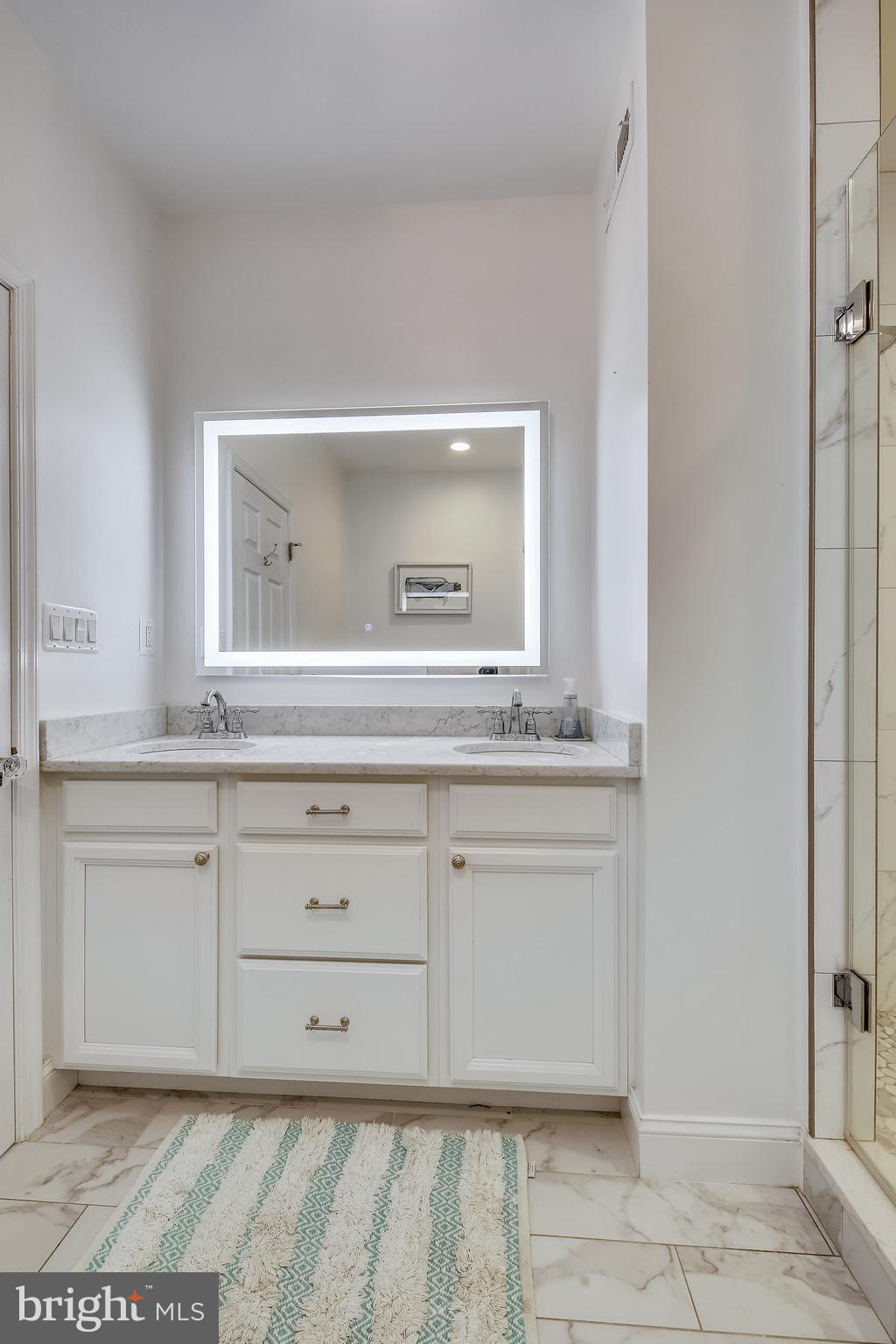 MAPLEWOOD - Residential