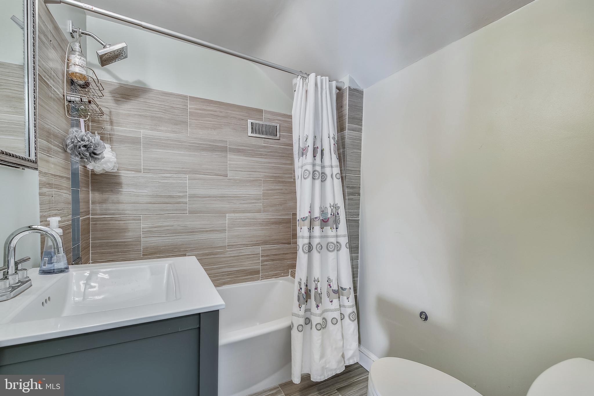 MAPLEWOOD - Residential