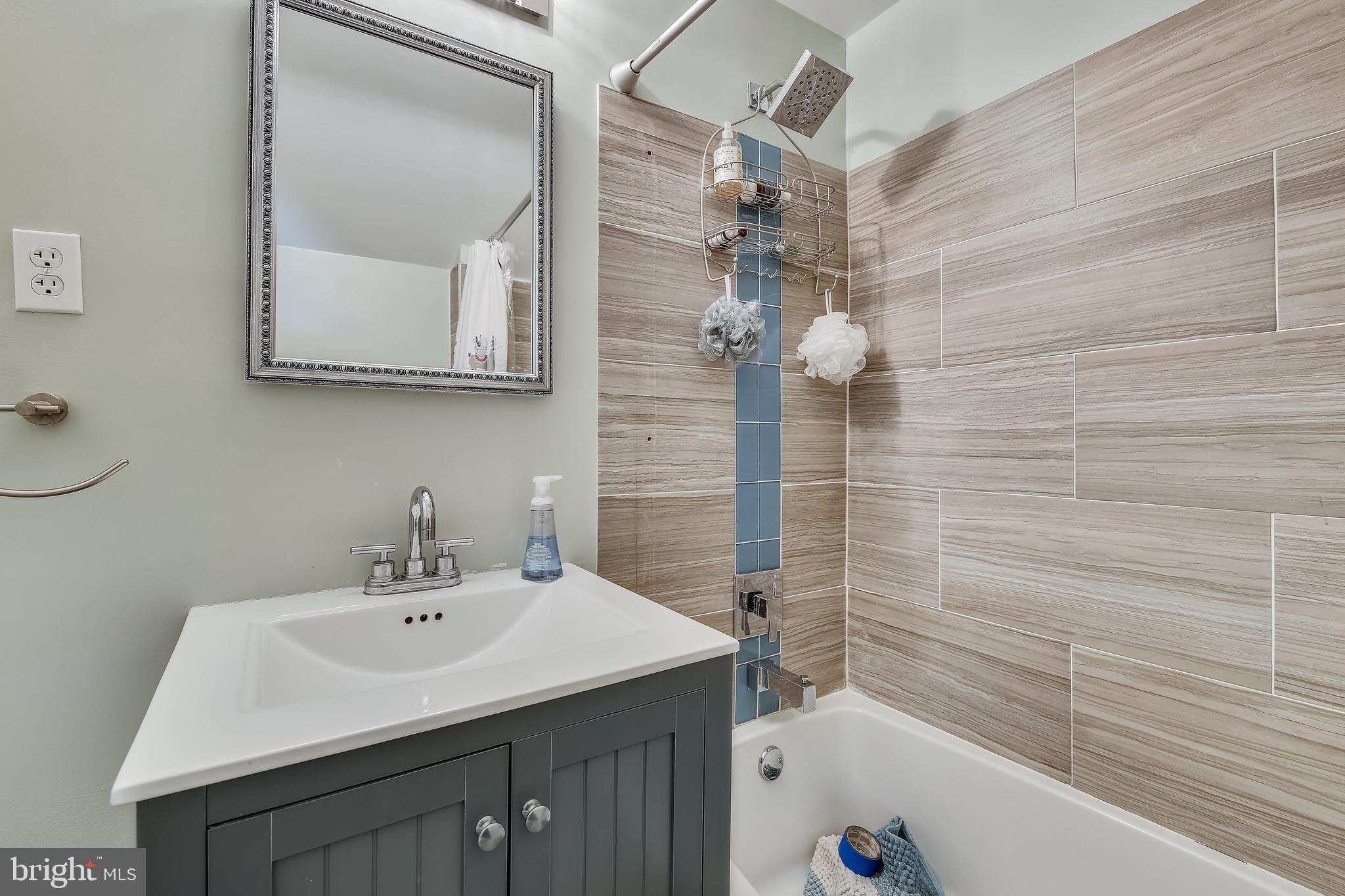 MAPLEWOOD - Residential